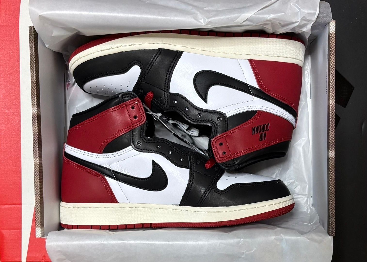 Nike GS Air Jordan 1 Retro High OG "Black Toe Reimagined"