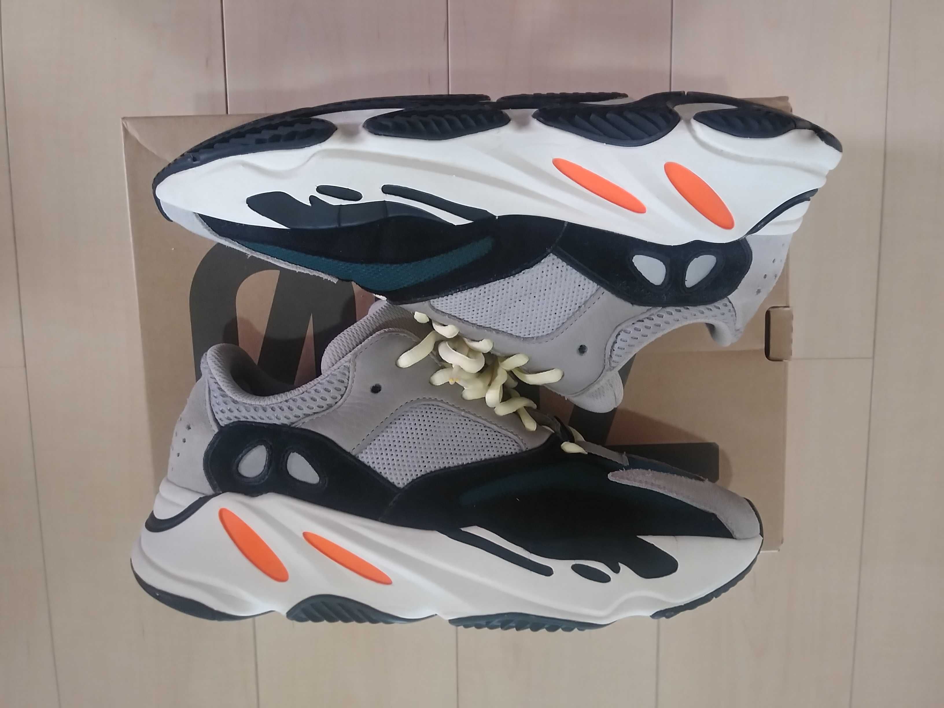 adidas YEEZY Boost 700 "Wave Runner"