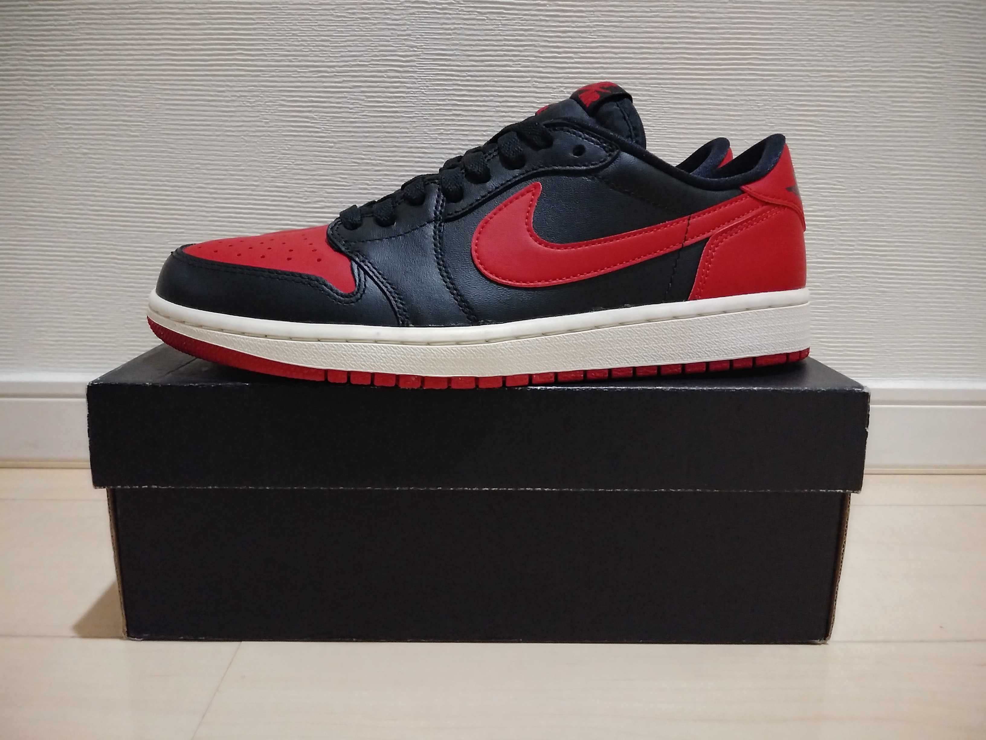 NIKE AIR JORDAN 1 RETRO LOW BRED (2015)