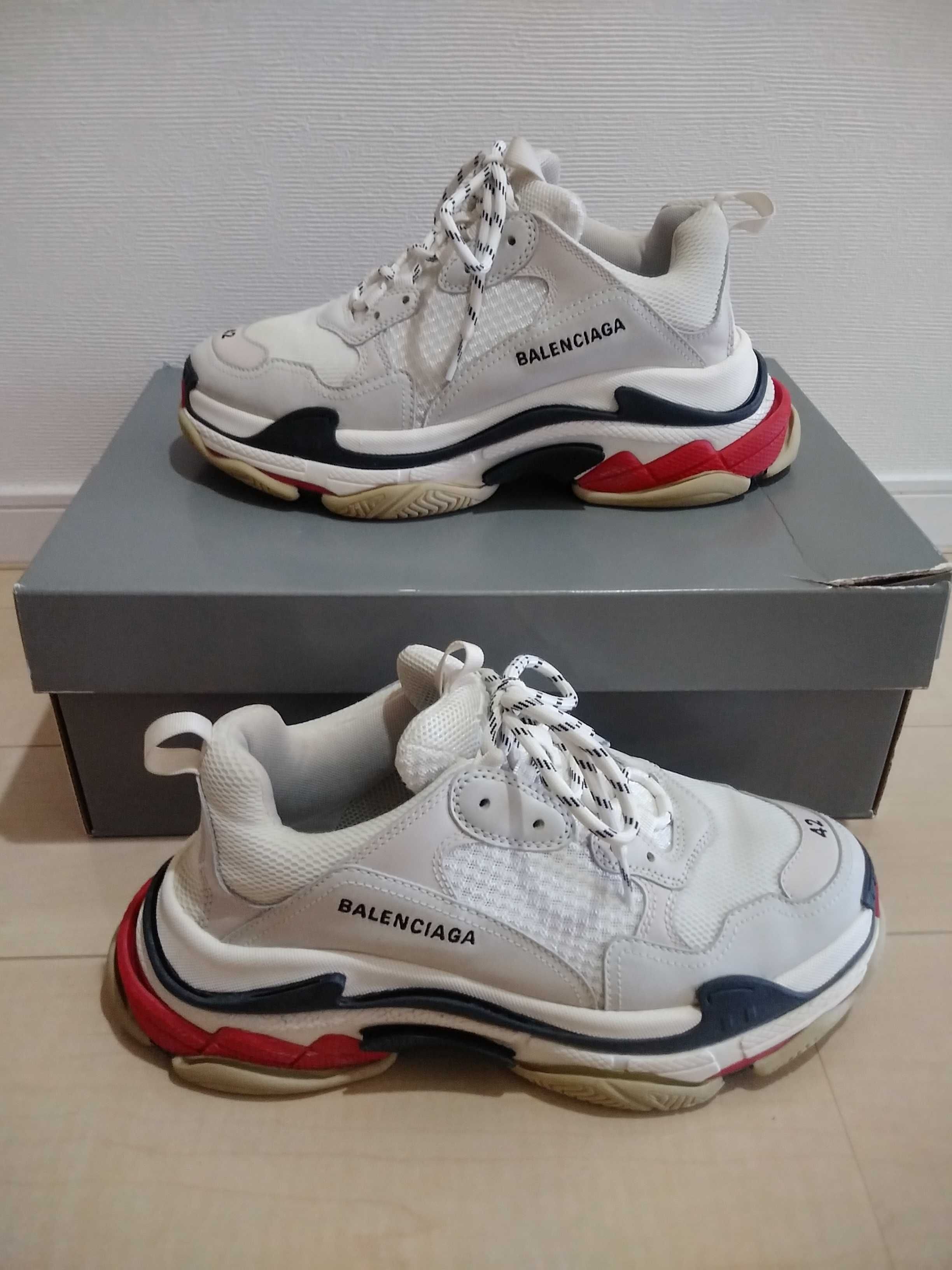 BALENCIAGA Triple S "Black/Red"