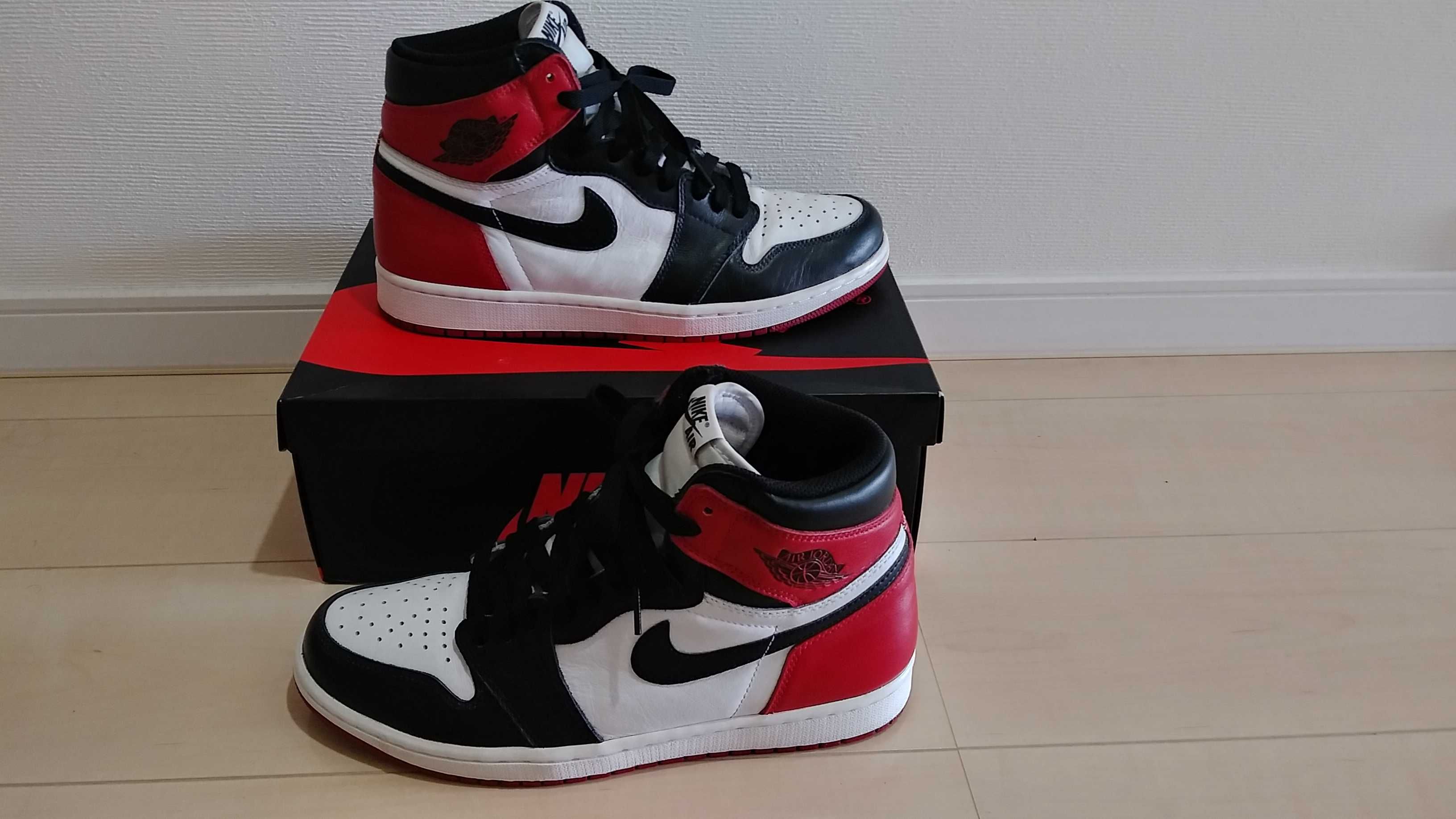 Nike Air Jordan 1 Retro High OG "Black Toe"(2016)
