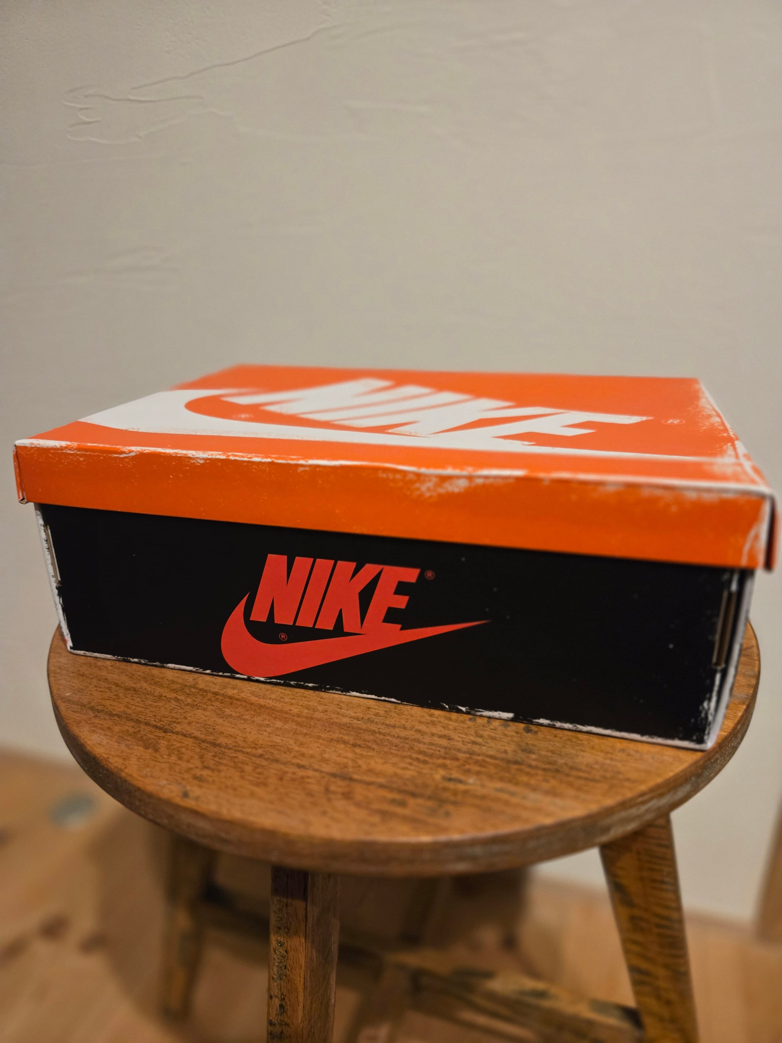 Nike Air Jordan 1 High OG "Lost & Found/Chicago"