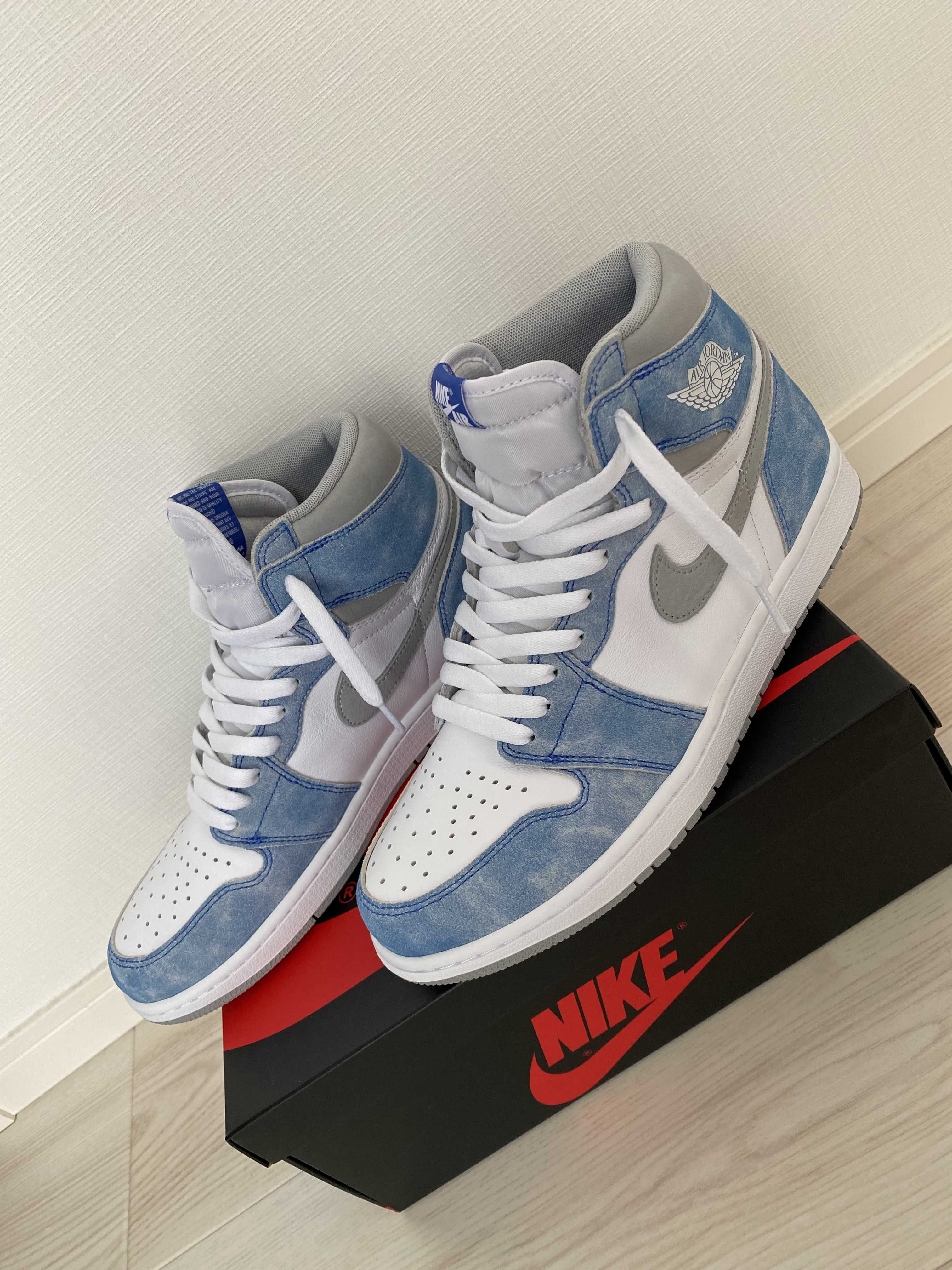 Nike Air Jordan 1 High OG "Hyper Royal"