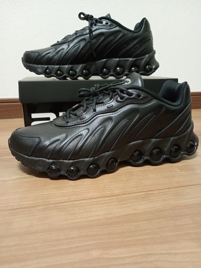 Nike Air Max DN8 "Leather/Triple Black"