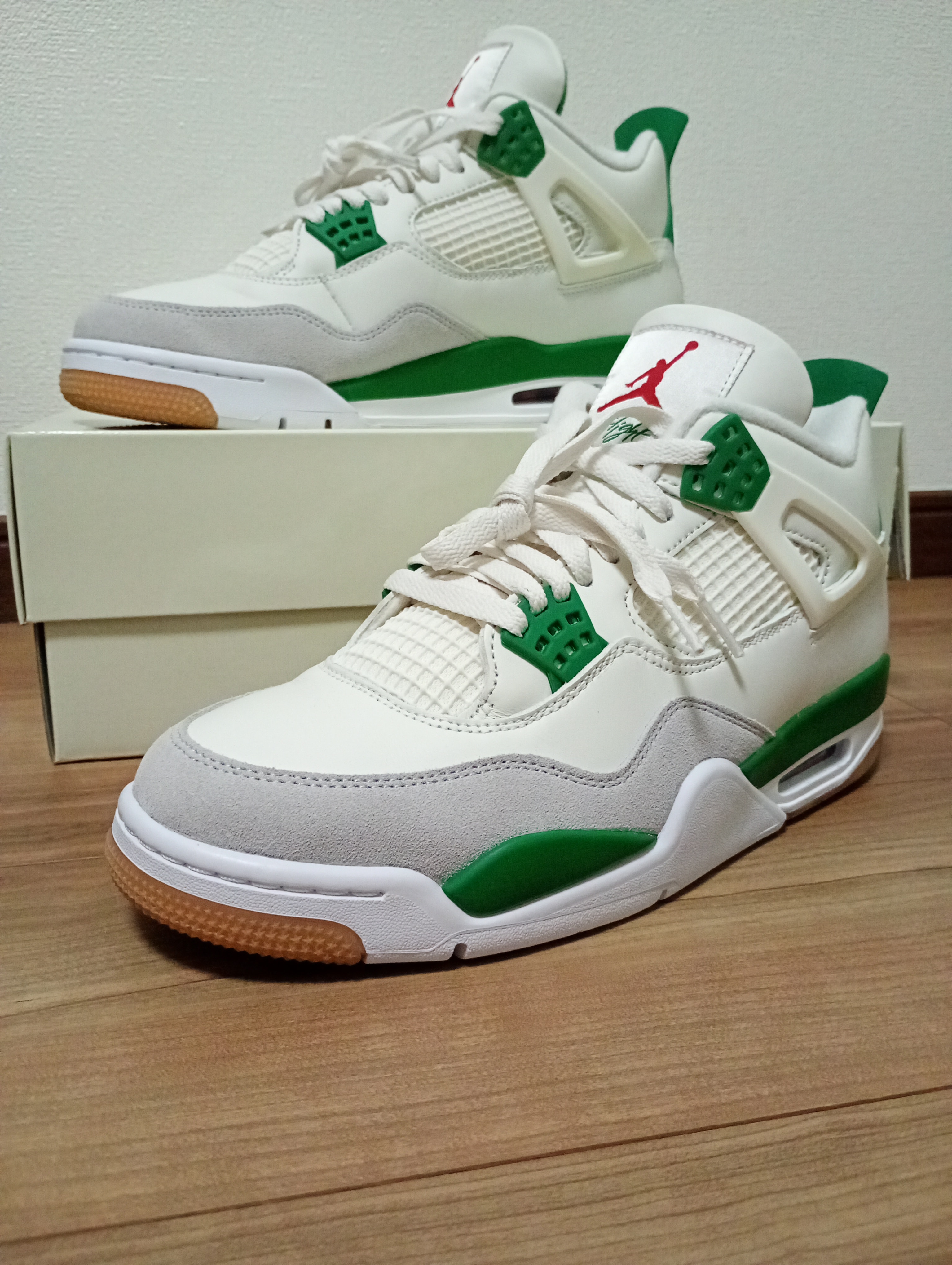 Nike SB × Air Jordan 4 Retro SP "Pine Green"