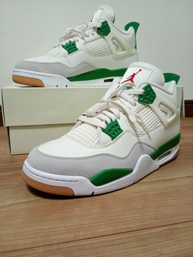 Nike SB × Air Jordan 4 Retro SP "Pine Green"