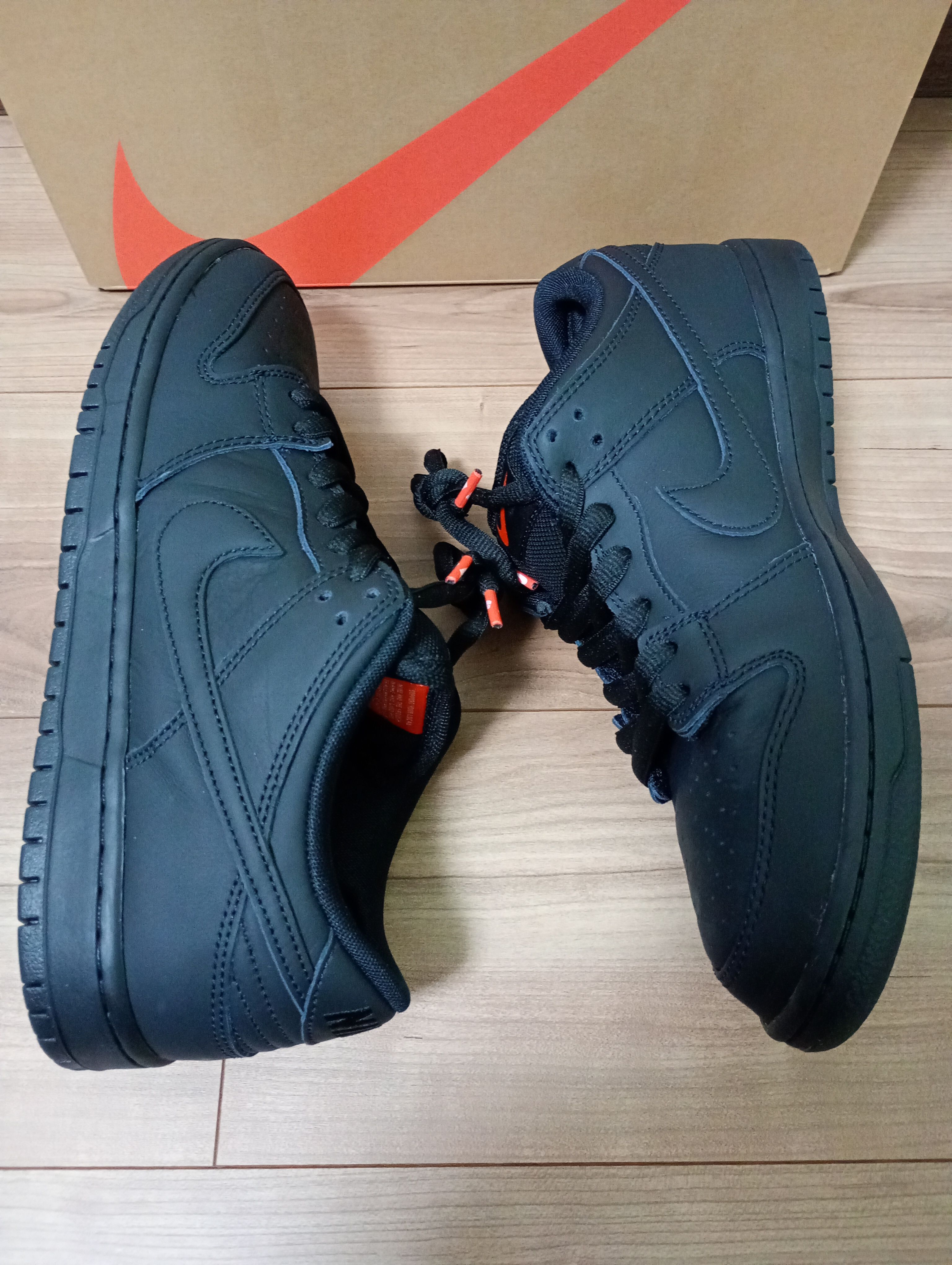 Nike SB Dunk Low Pro ISO "Triple Black"