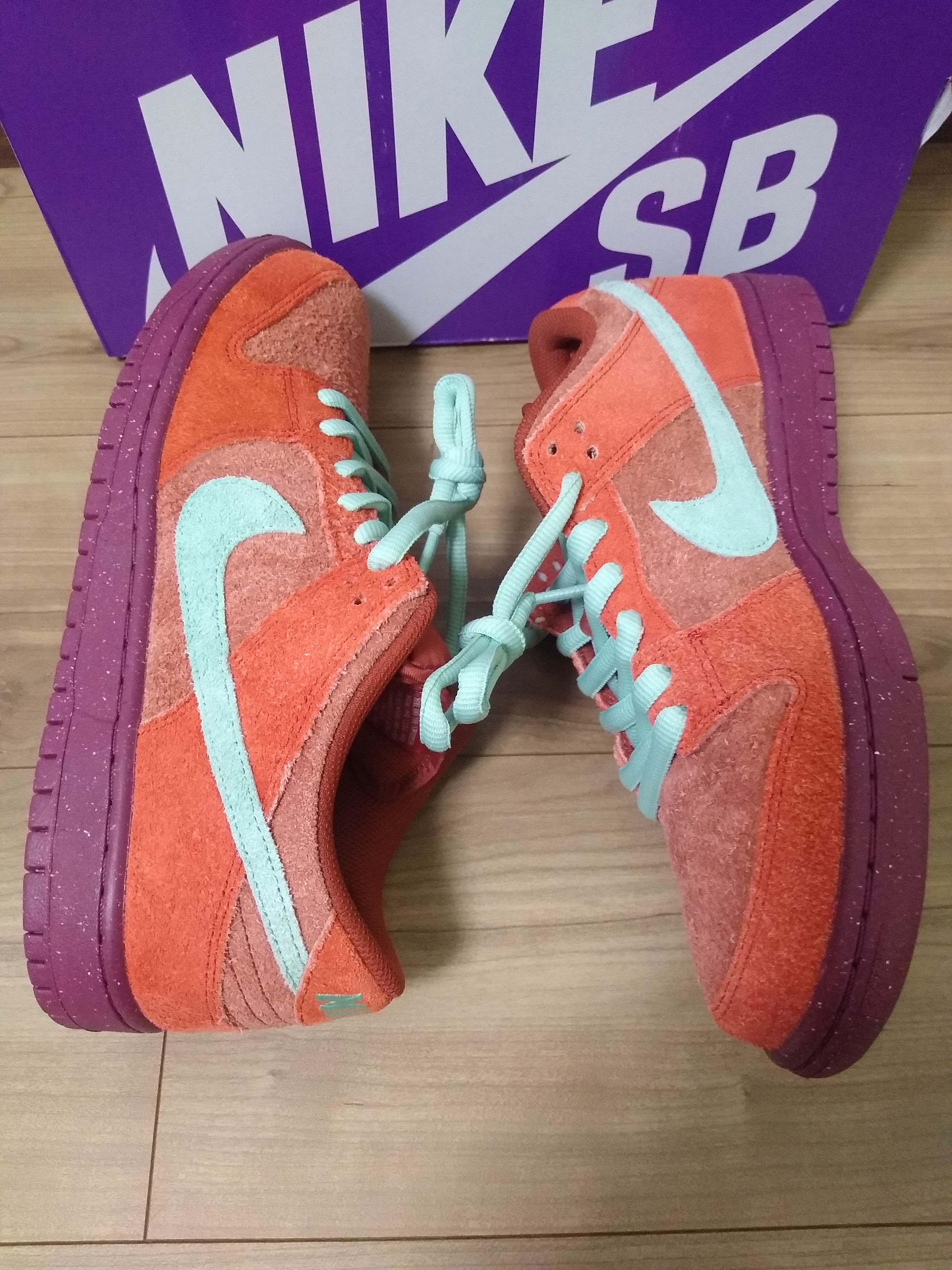 Nike SB Dunk Low Pro PRM "Mystic Red and Rosewood"