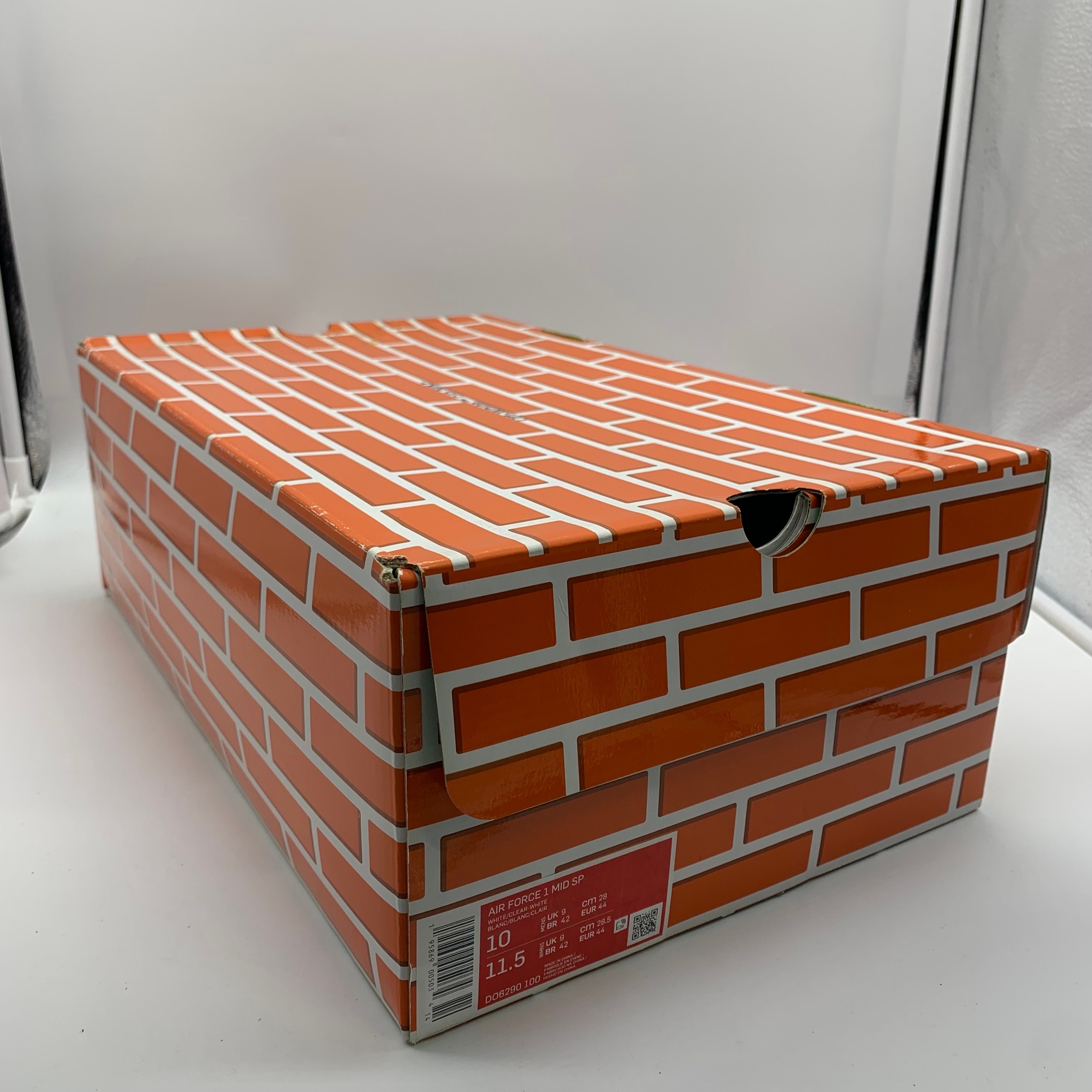 オフホワイト × ナイキ エアフォース1 ミッド "ホワイト"