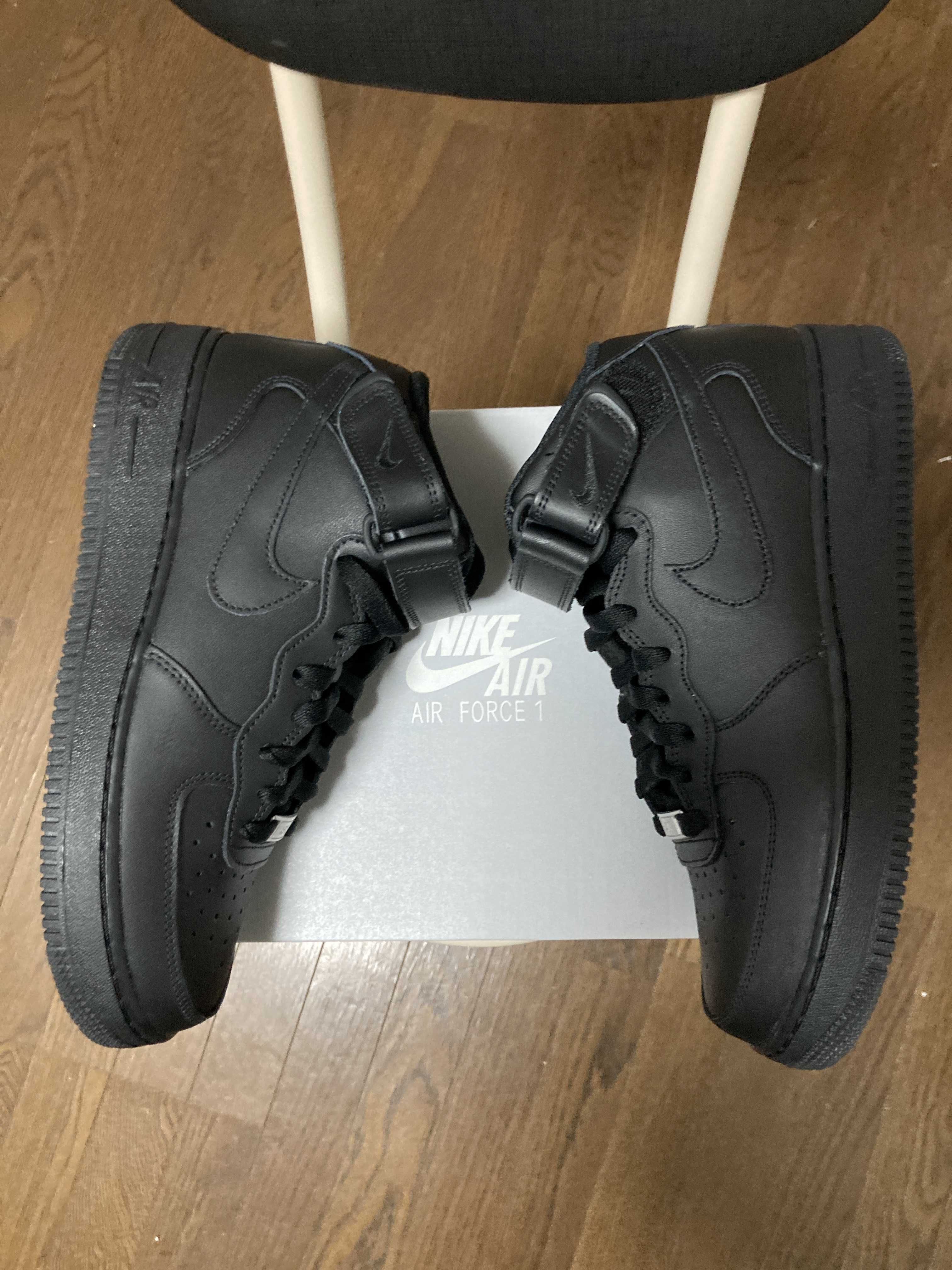 Nike Air Force 1 Mid '07 "Black/Black" (315123-001/CW2289-001)