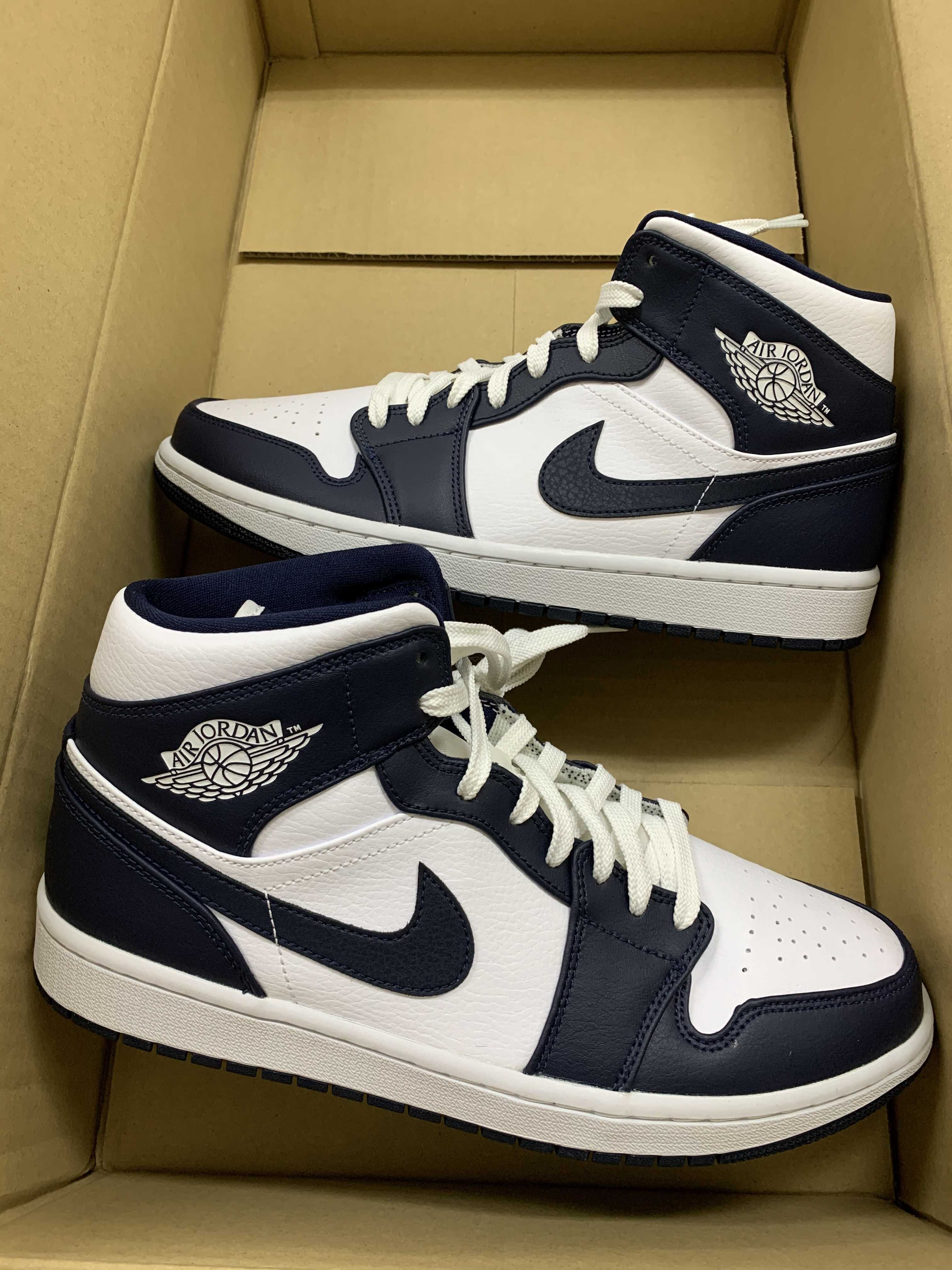 Nike Air Jordan 1 Mid "White Metallic Gold Obsidian"