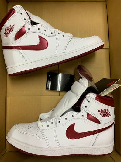 Nike Air Jordan 1 High '85 "Metallic Burgundy"