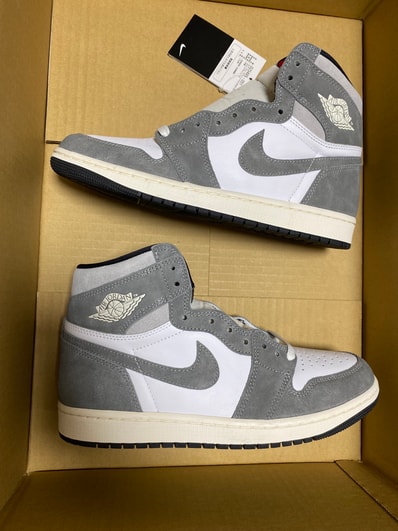 Nike Air Jordan 1 Retro High OG "Black and Smoke Grey"