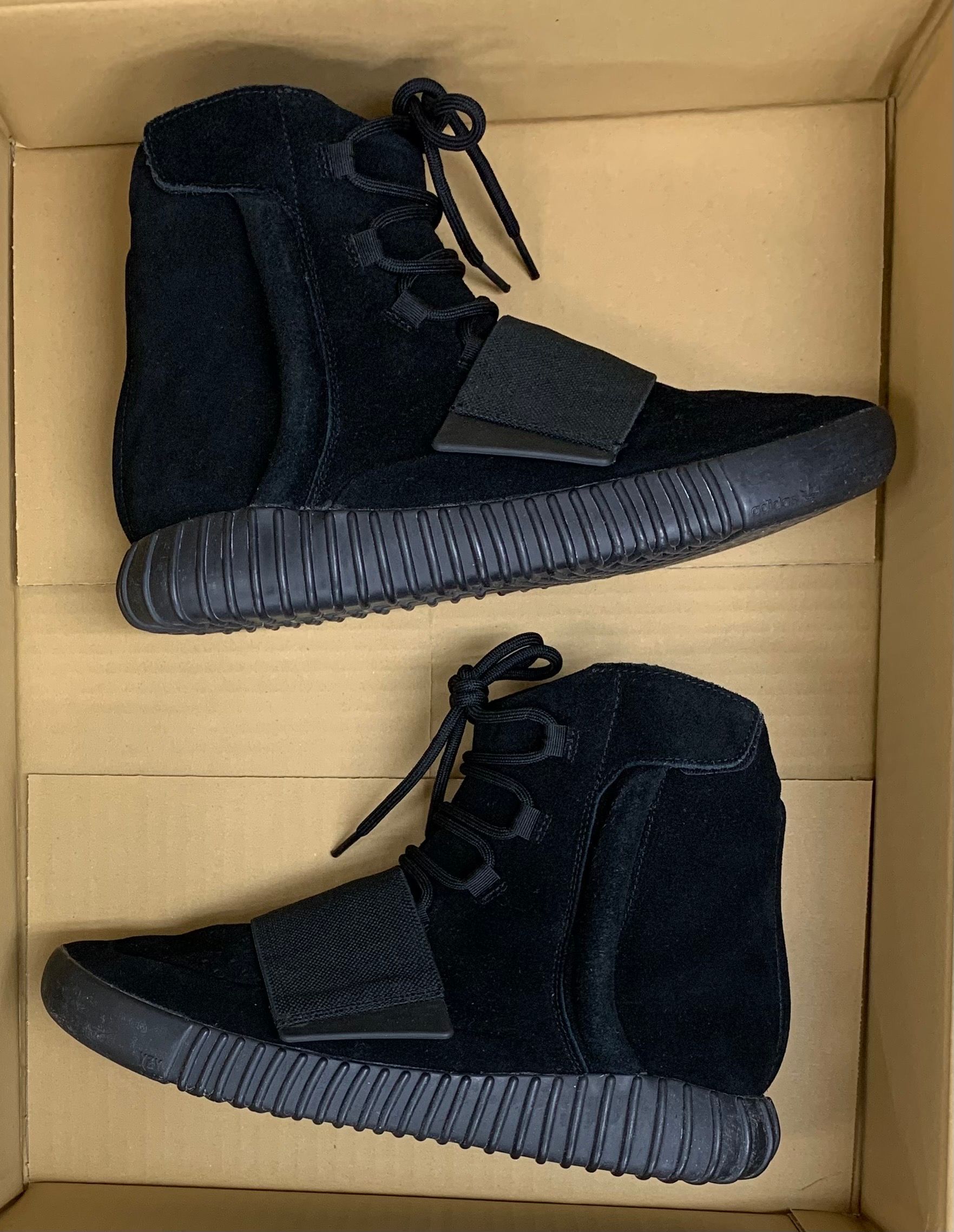 adidas YEEZY Boost 750 "Triple Black"