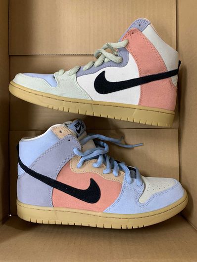 Nike SB Dunk High "Easter Spectrum"
