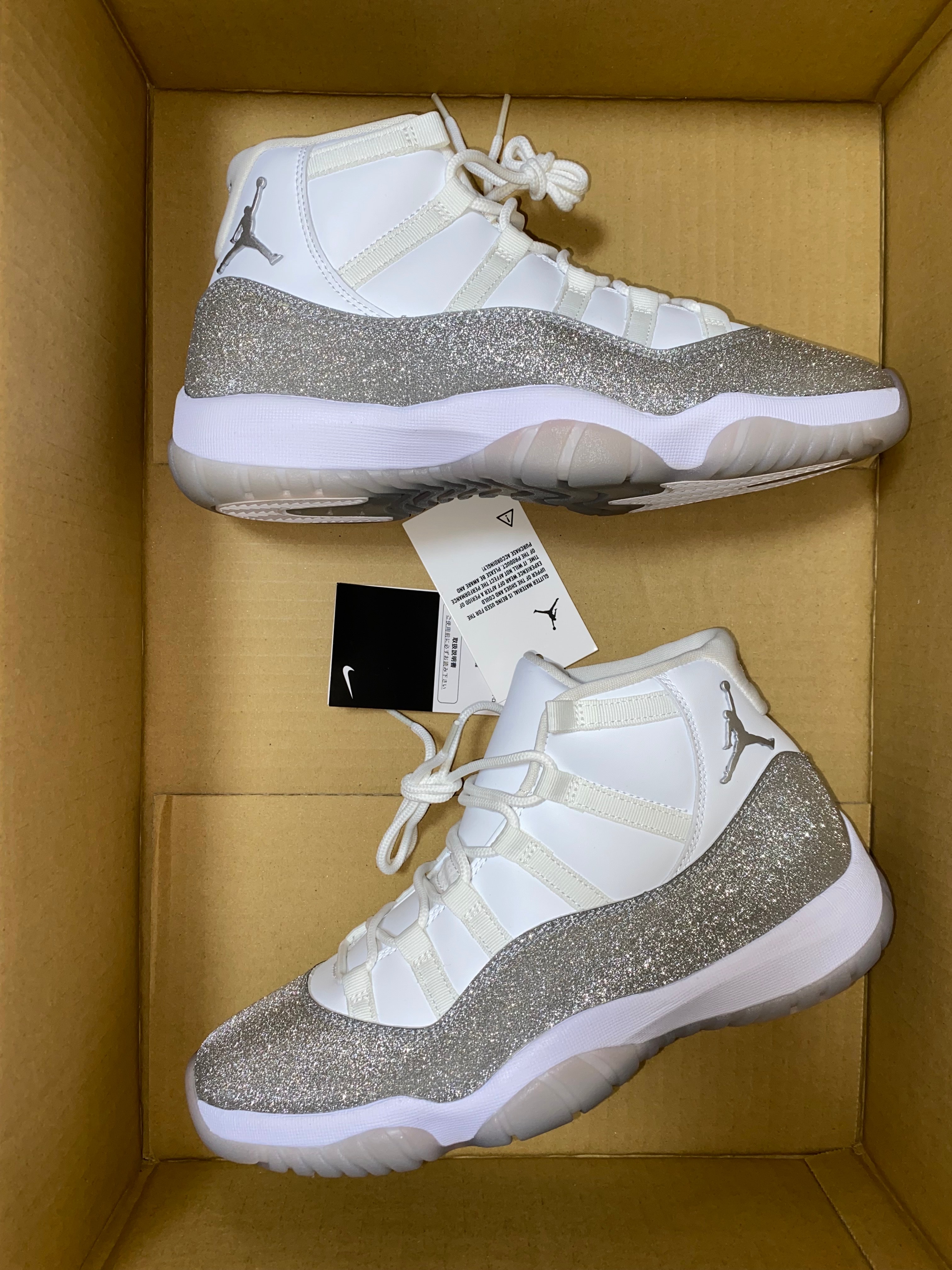 NIKE Women's AIR JORDAN 11 "METALLIC SILVER"