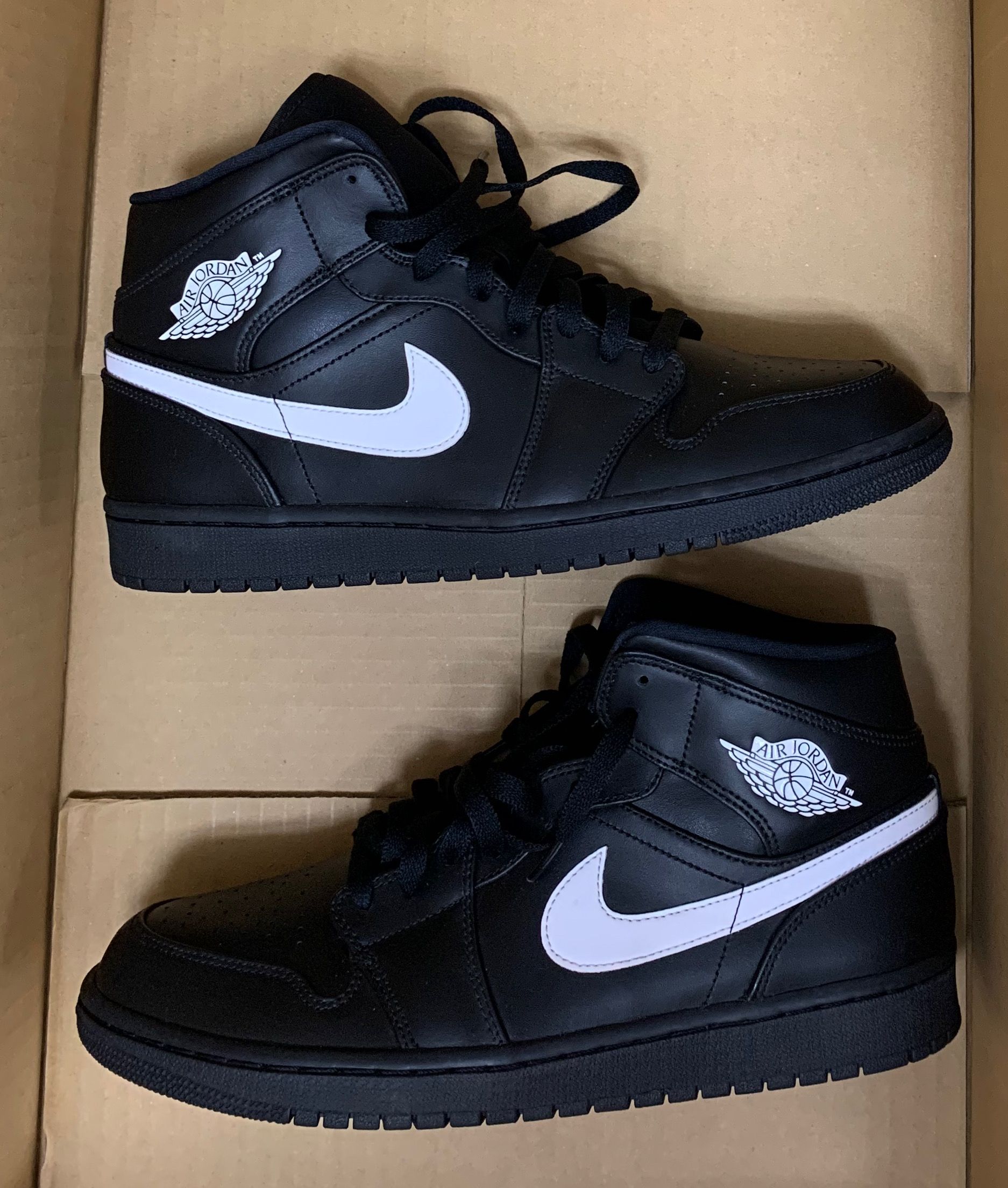 Nike Air Jordan 1 Mid "Black/White" (2018)