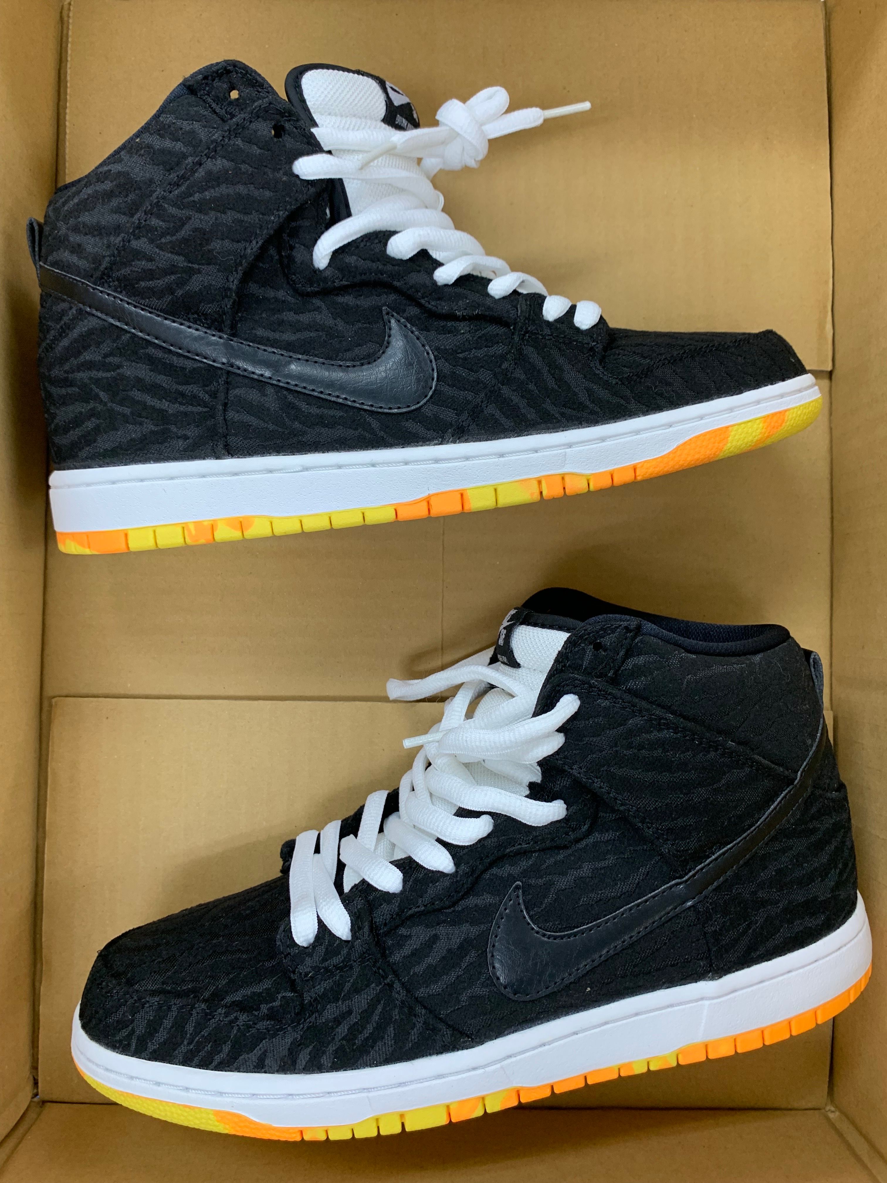 Nike SB Dunk High "Skunk"