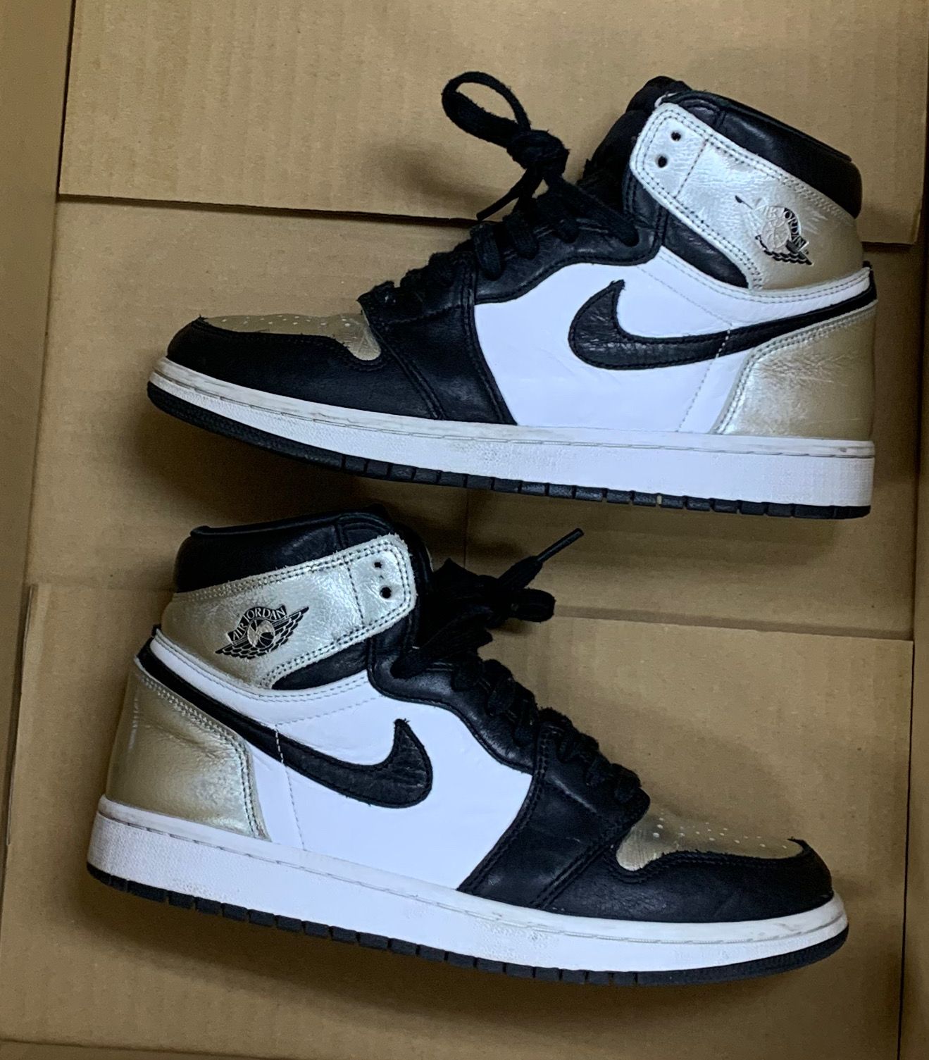 Nike Women's Air Jordan 1 Retro High OG "Silver Toe"