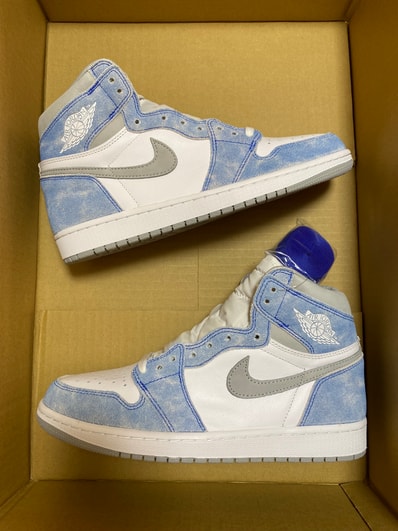 Nike Air Jordan 1 High OG "Hyper Royal"