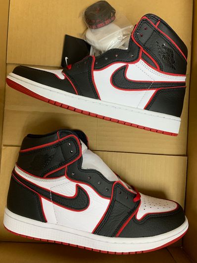 Nike Air Jordan 1 Retro High OG "Blood Line"