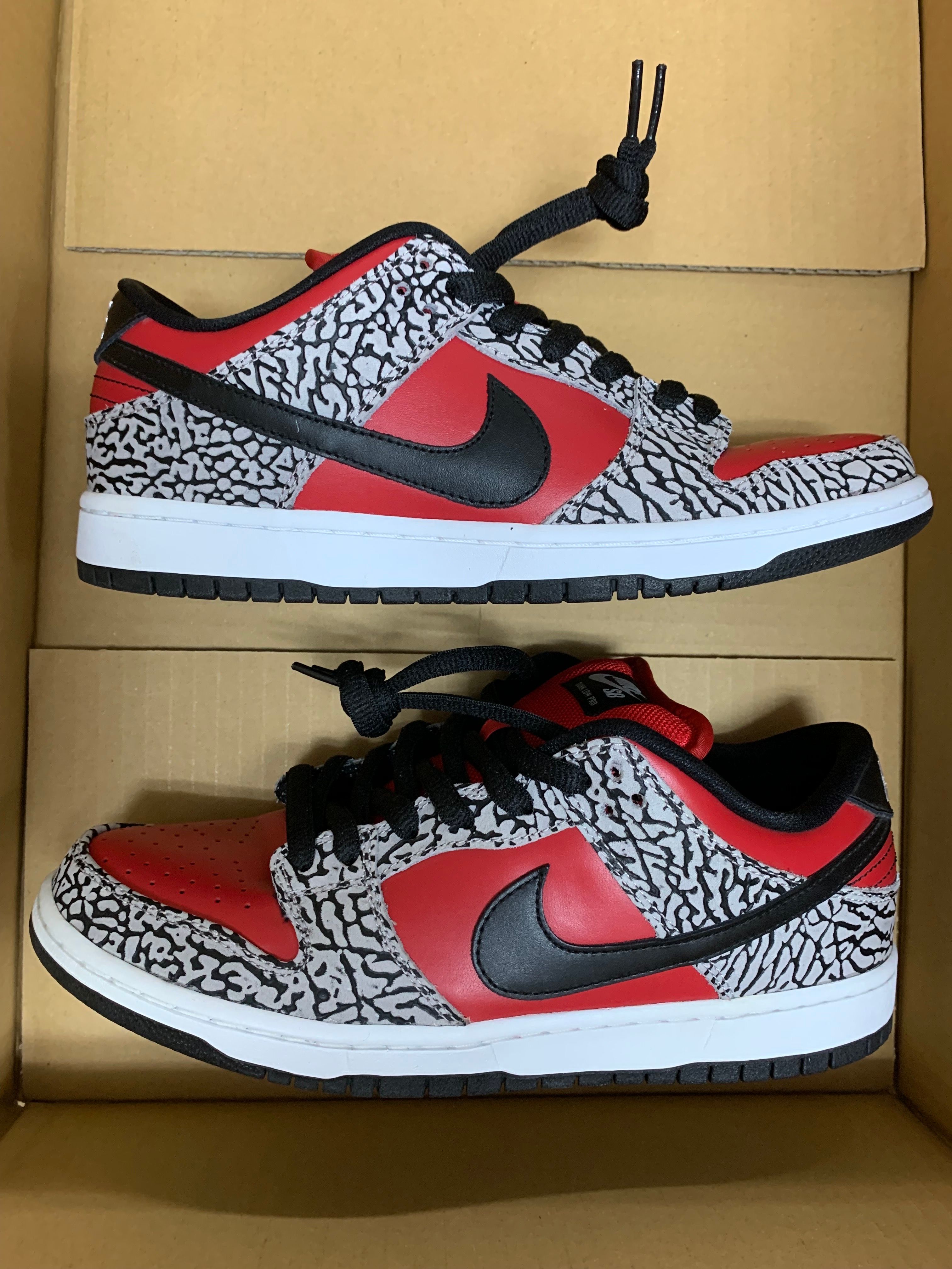 Supreme × Nike SB Dunk Low "Red Cement"(2012)