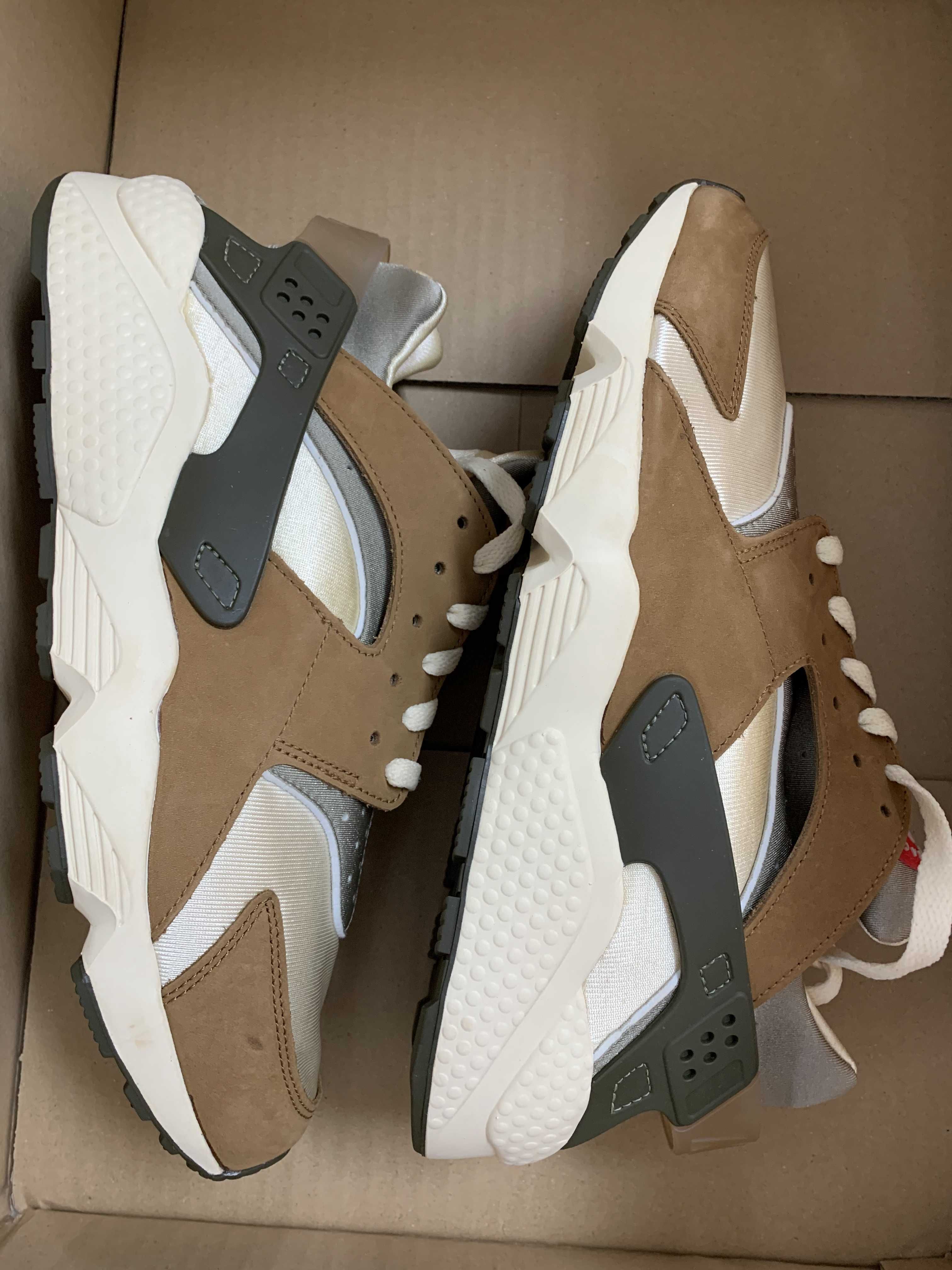 Stussy × Nike Air Huarache "Desert Oak"