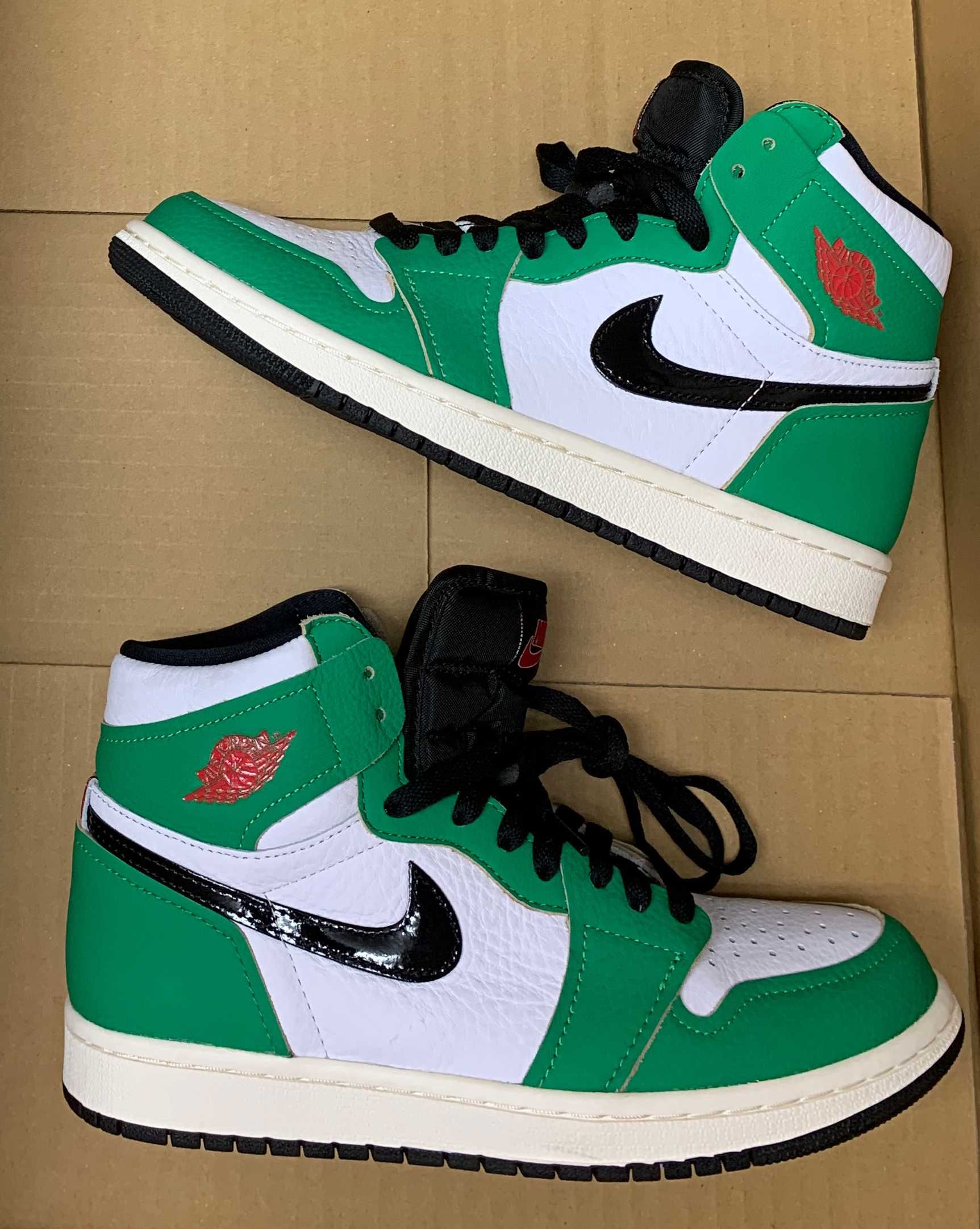 Nike Women's Air Jordan 1 High OG "Lucky Green/White-Sail-Black"