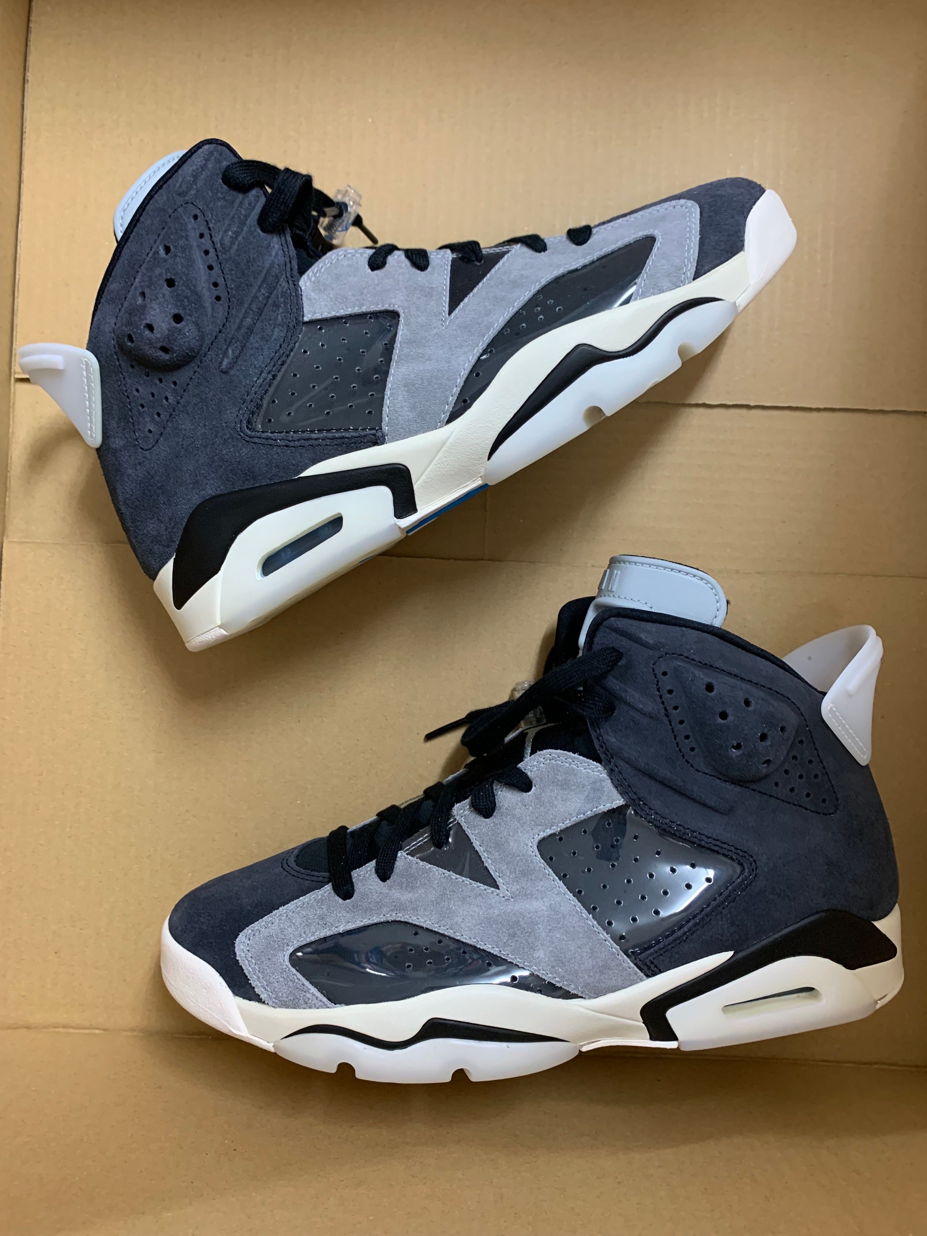 NIike Women's Air Jordan 6 "Smoke Grey"