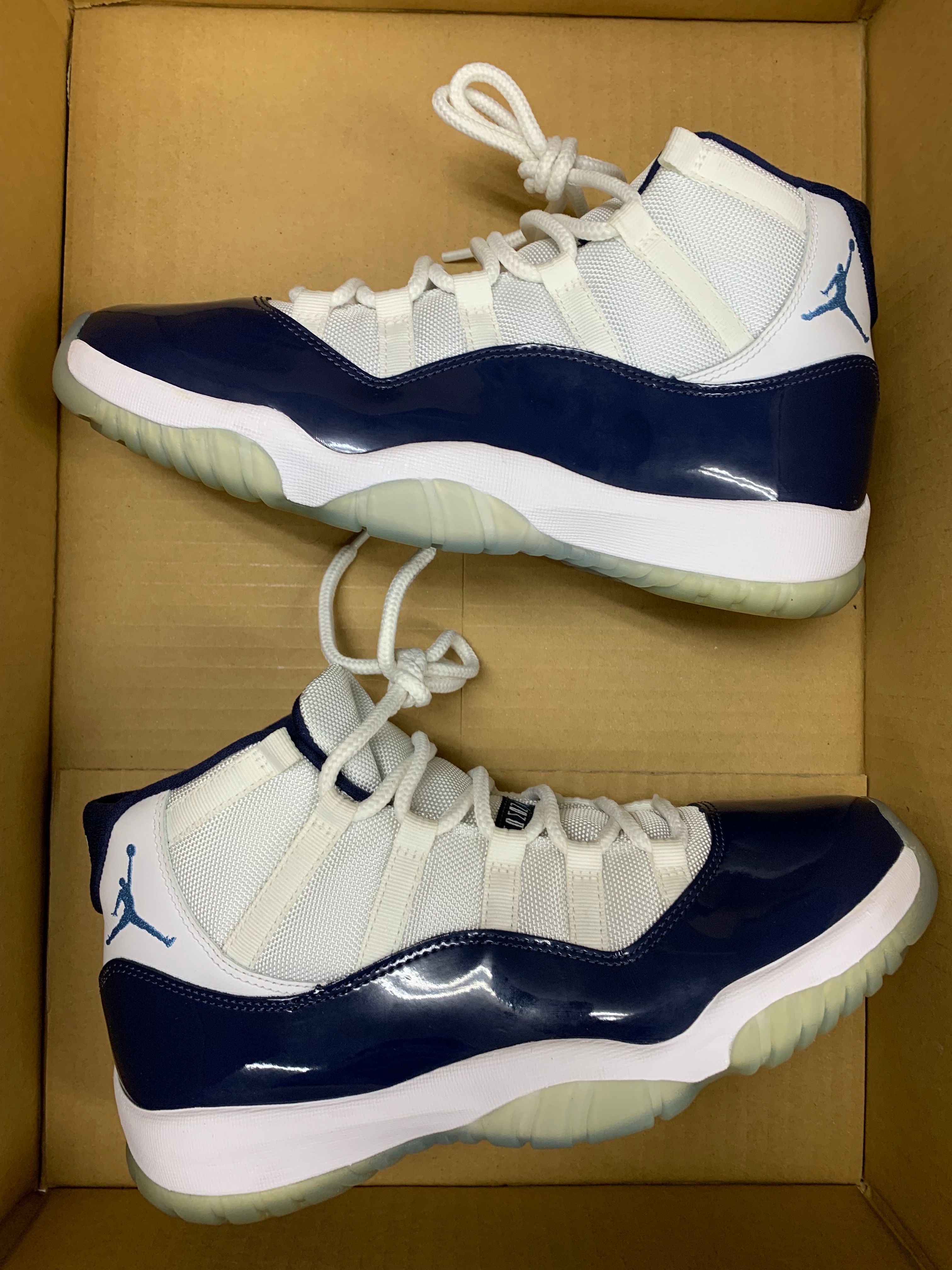 Nike Air Jordan 11 Retro "UNC Win Like 82"
