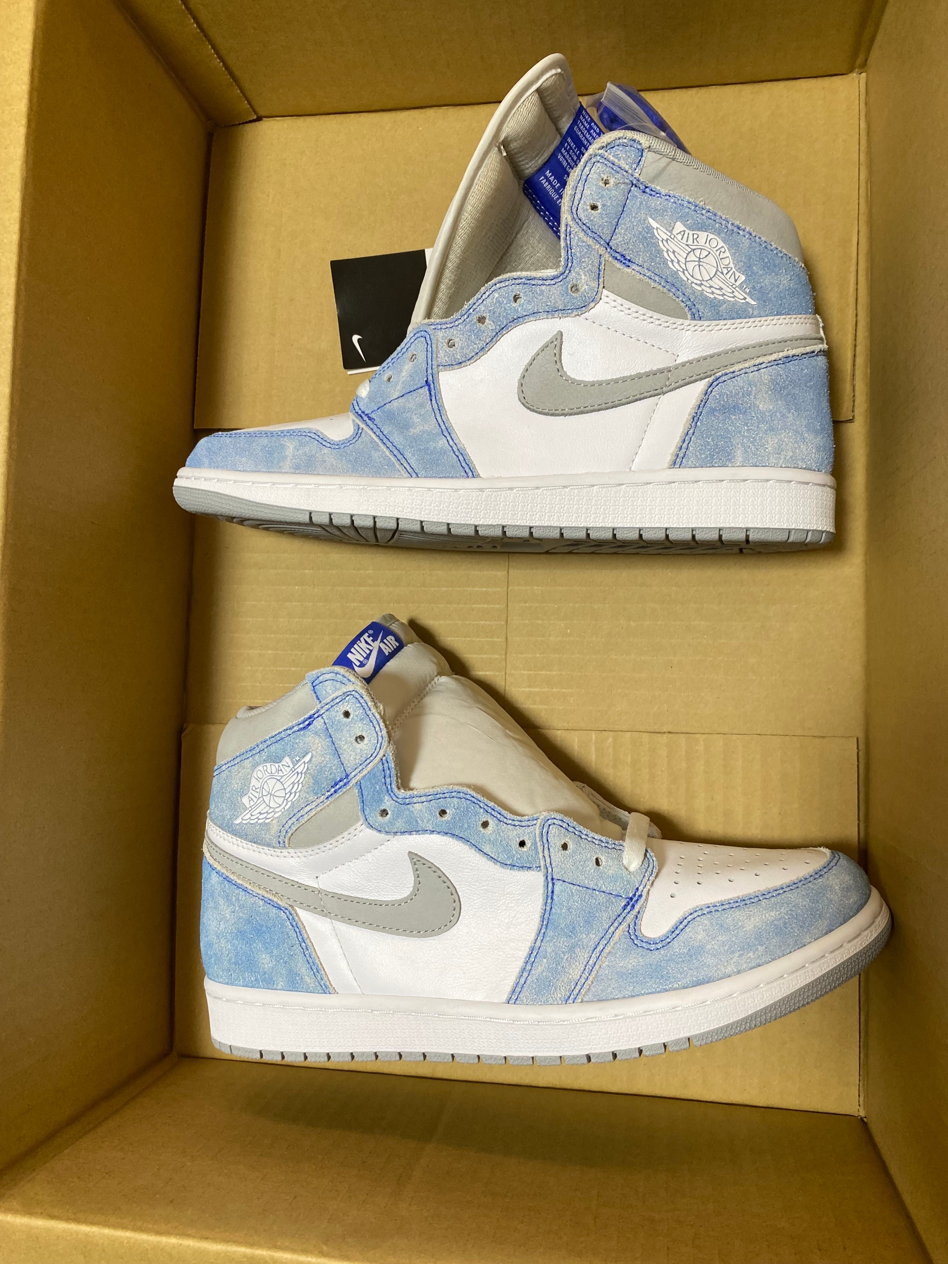 Nike Air Jordan 1 High OG "Hyper Royal"