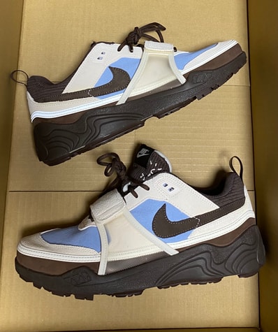 Travis Scott × Nike Zoom Field Jaxx "Pale Ivory and Leche Blue"