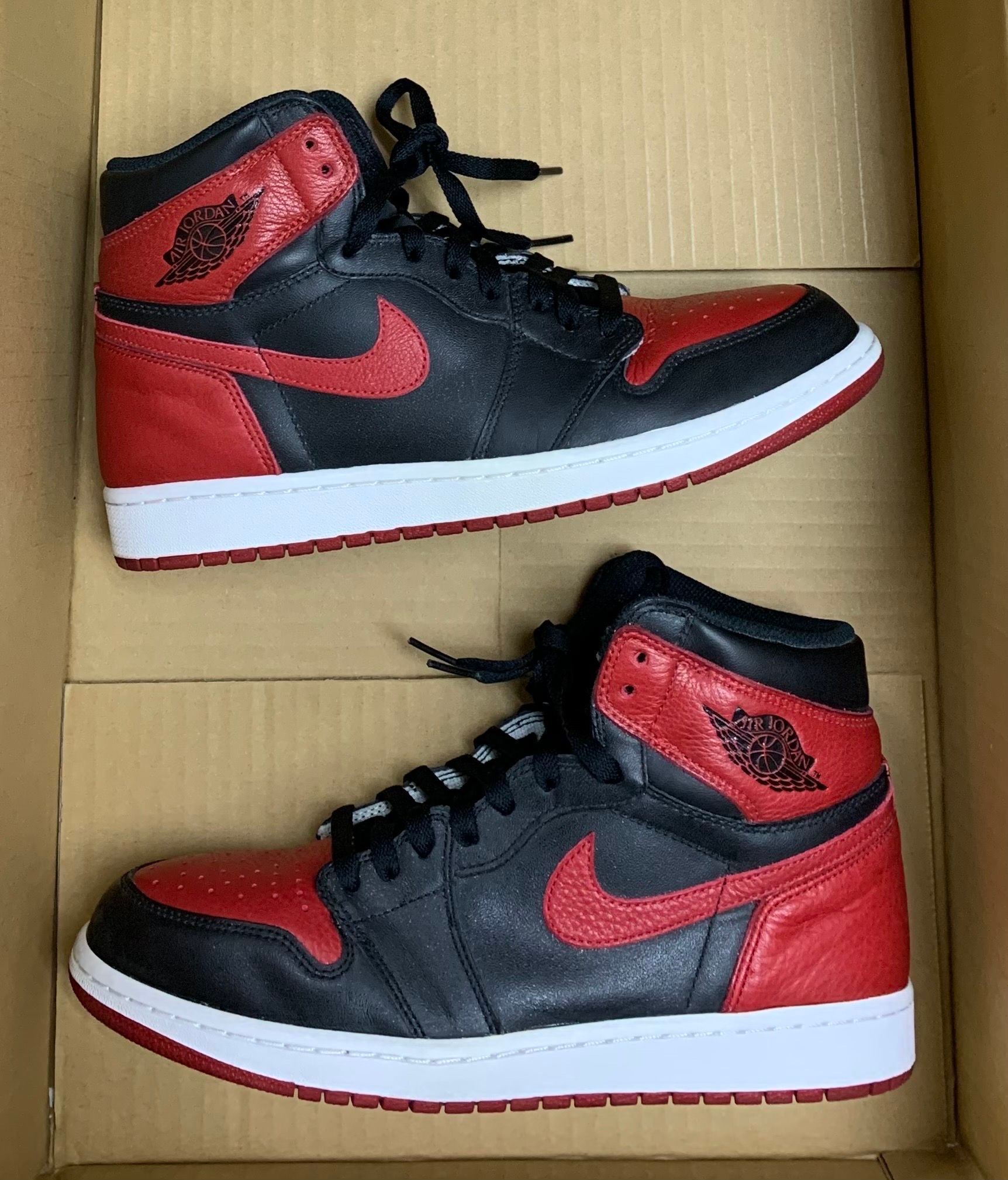 Nike Air Jordan 1 Retro High OG "Bred/Banned" (2016)