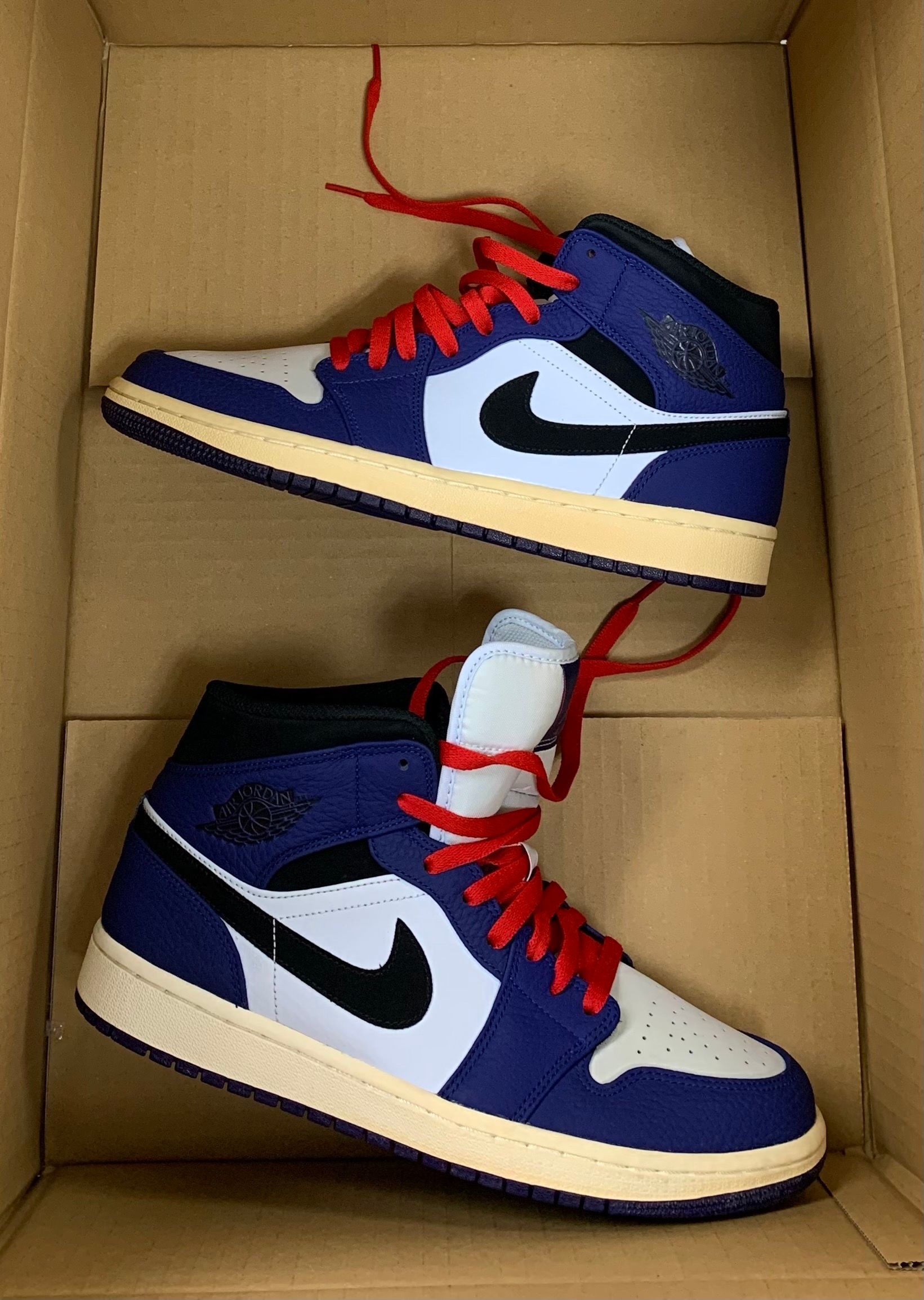 Nike Air Jordan 1 Mid "Deep Royal Blue"