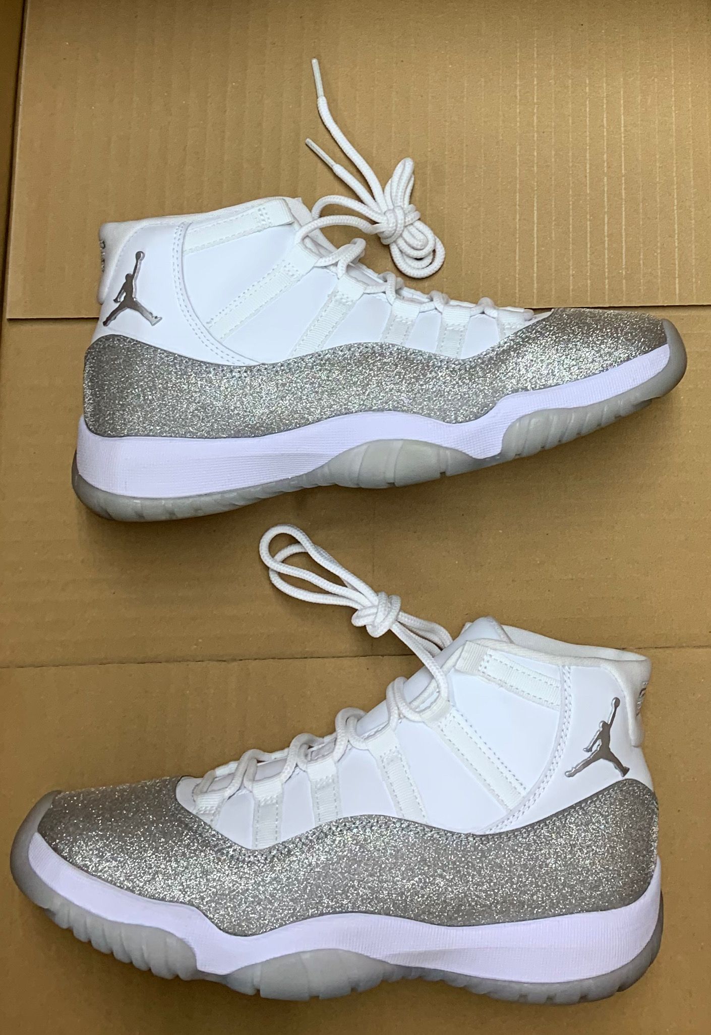 NIKE Women's AIR JORDAN 11 "METALLIC SILVER"