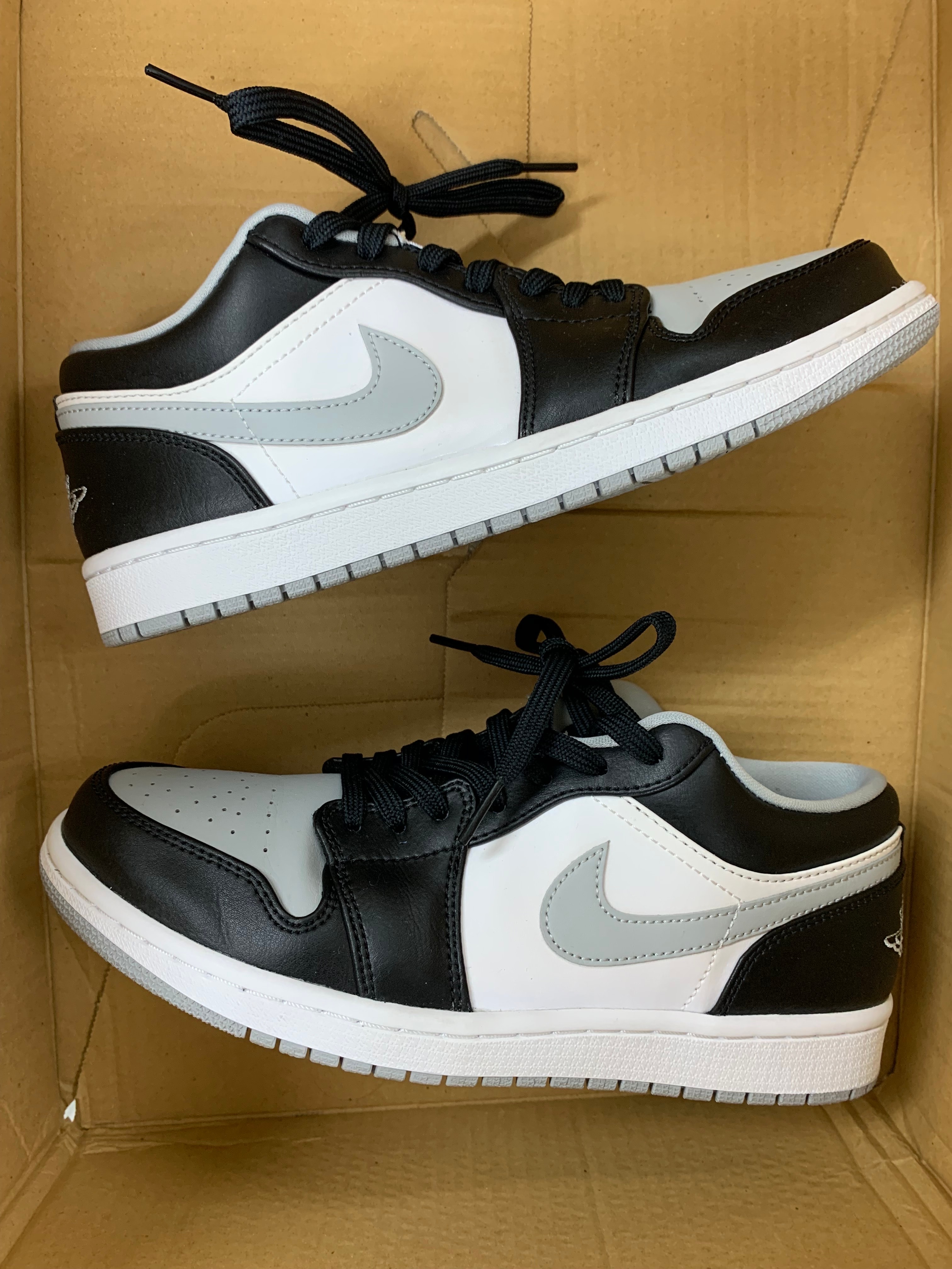 NIKE AIR JORDAN 1 LOW "BLACK/LIGHT SMOKE GREY"