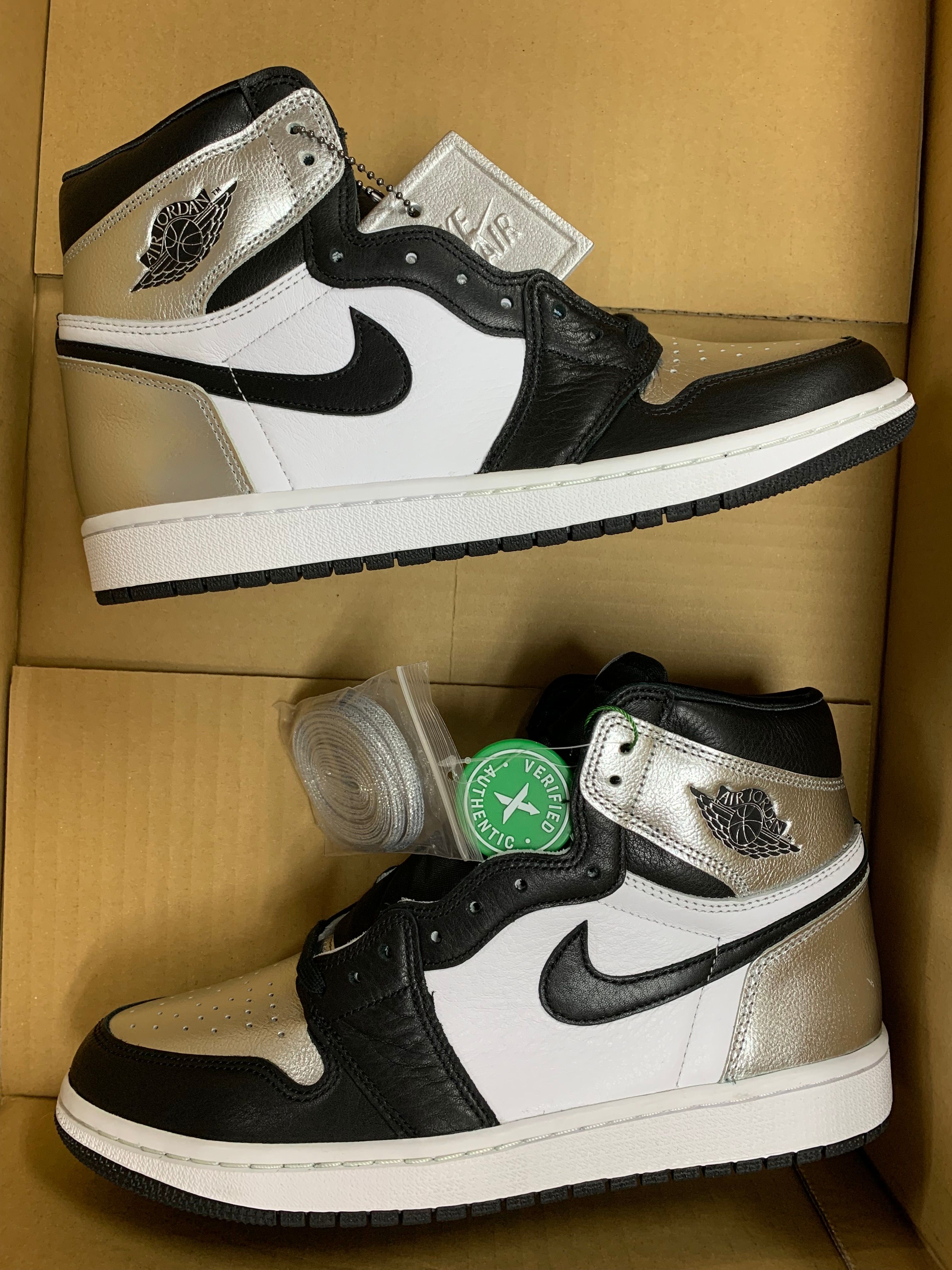 Nike Women's Air Jordan 1 Retro High OG "Silver Toe"