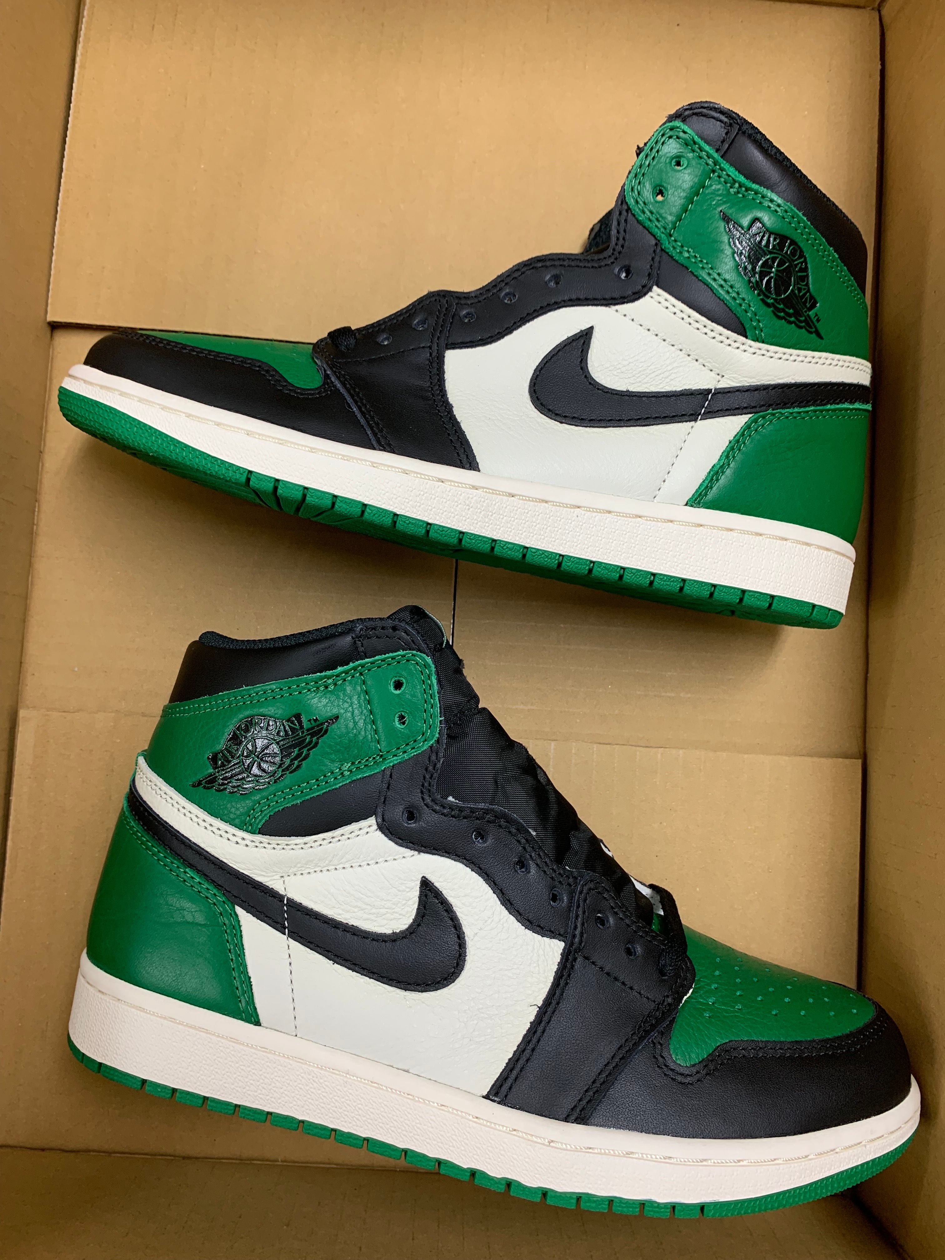 Nike Air Jordan 1 Retro High OG "Pine Green"(2018)