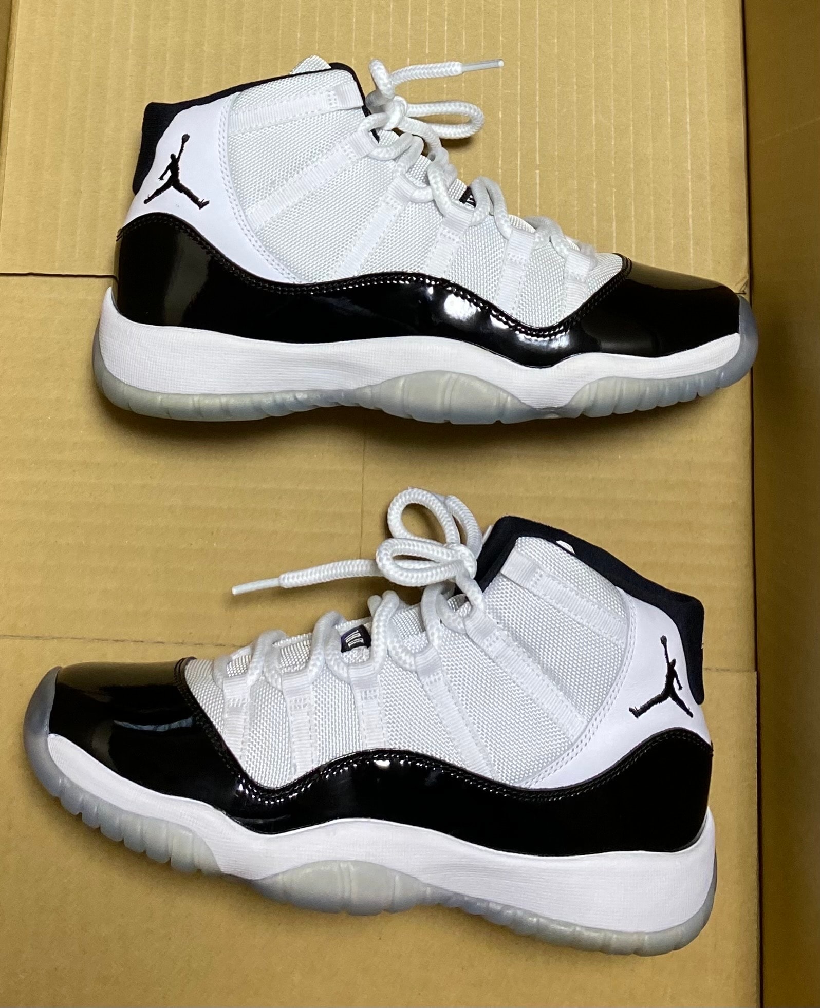 ジョーダン エアジョーダン11 (JORDAN Air Jordan 11) の新作・中古