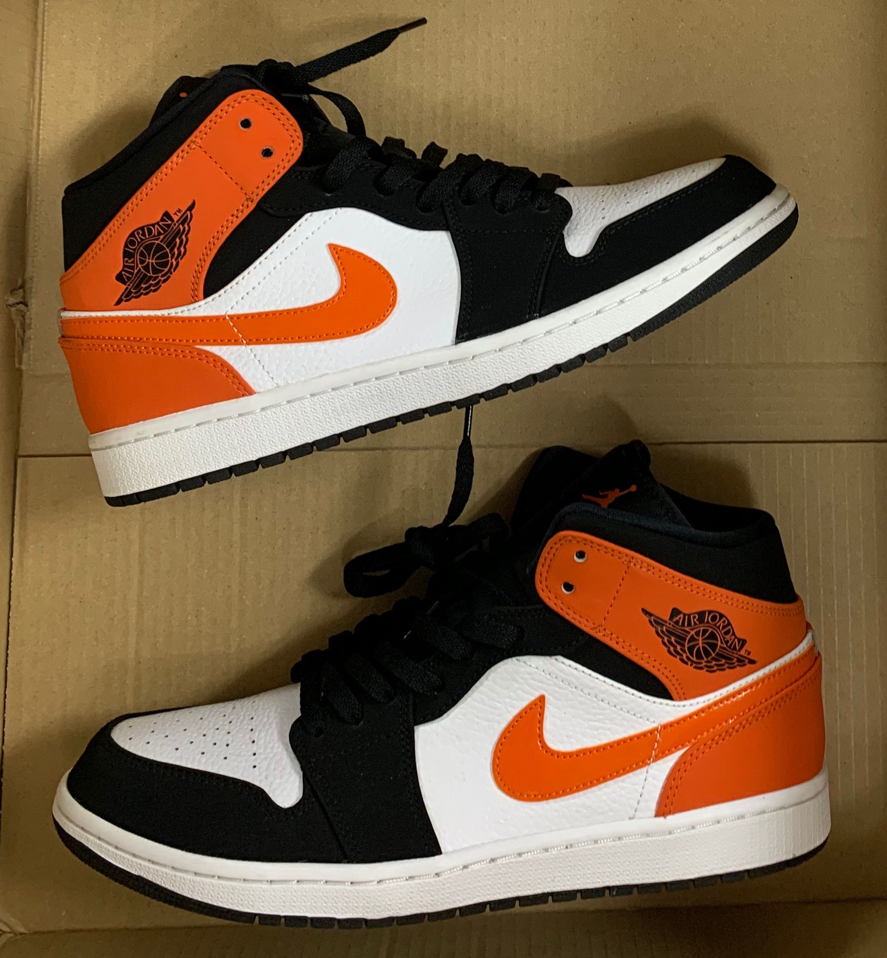 NIKE AIR JORDAN 1 MID "SHATTERED BACKBOARD"