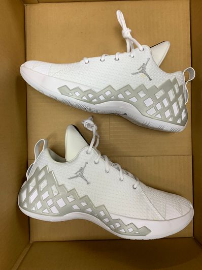 Nike Jordan Jumpman Diamond Low "White/Metallic Silver"