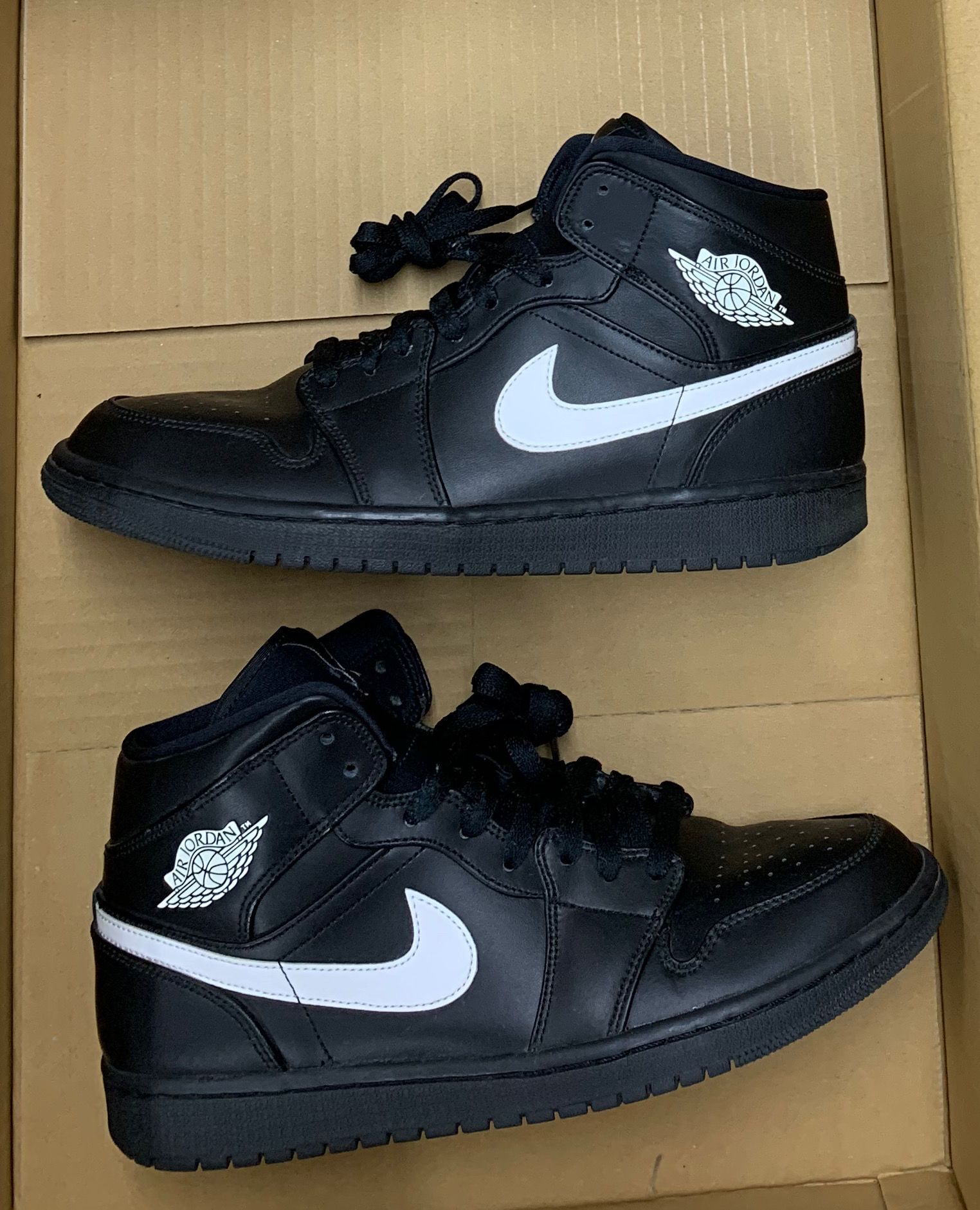 Nike Air Jordan 1 Mid "Black/White" (2018)