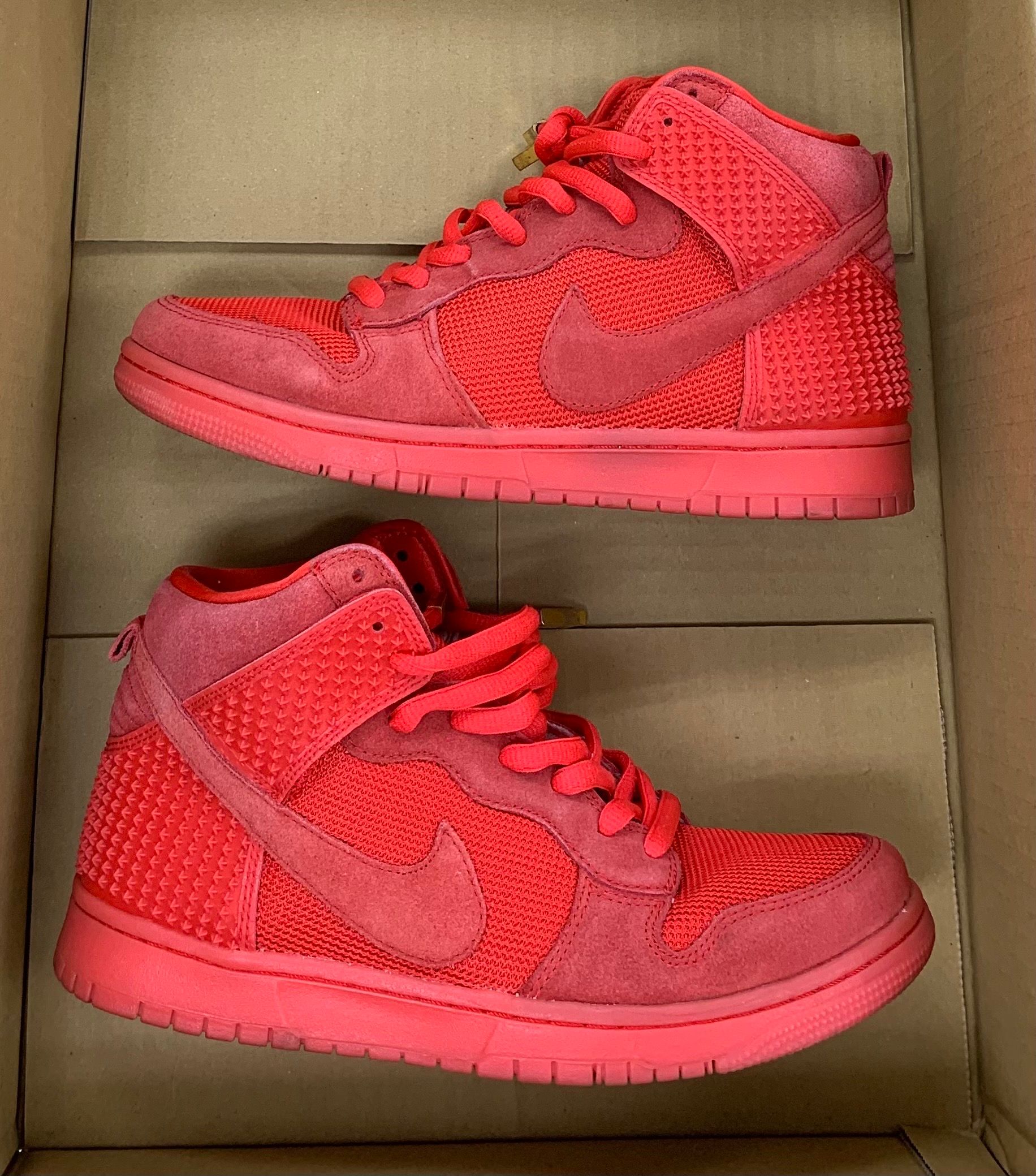 Nike Dunk High "Red October"