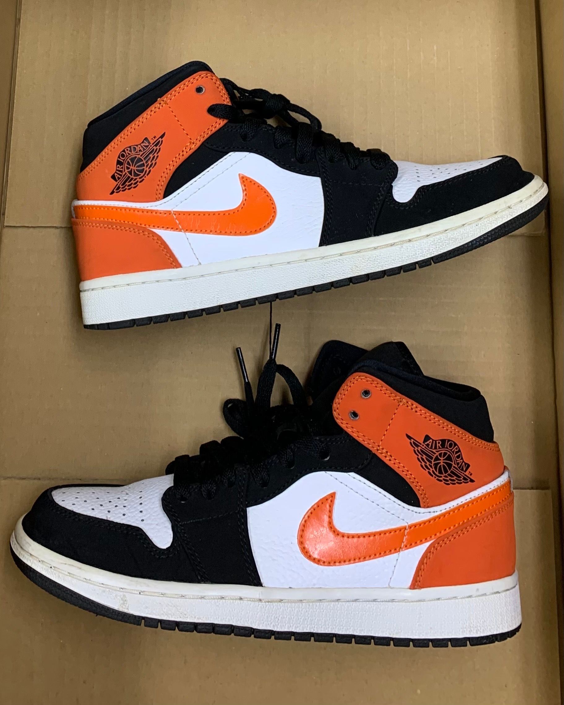 NIKE AIR JORDAN 1 MID "SHATTERED BACKBOARD"