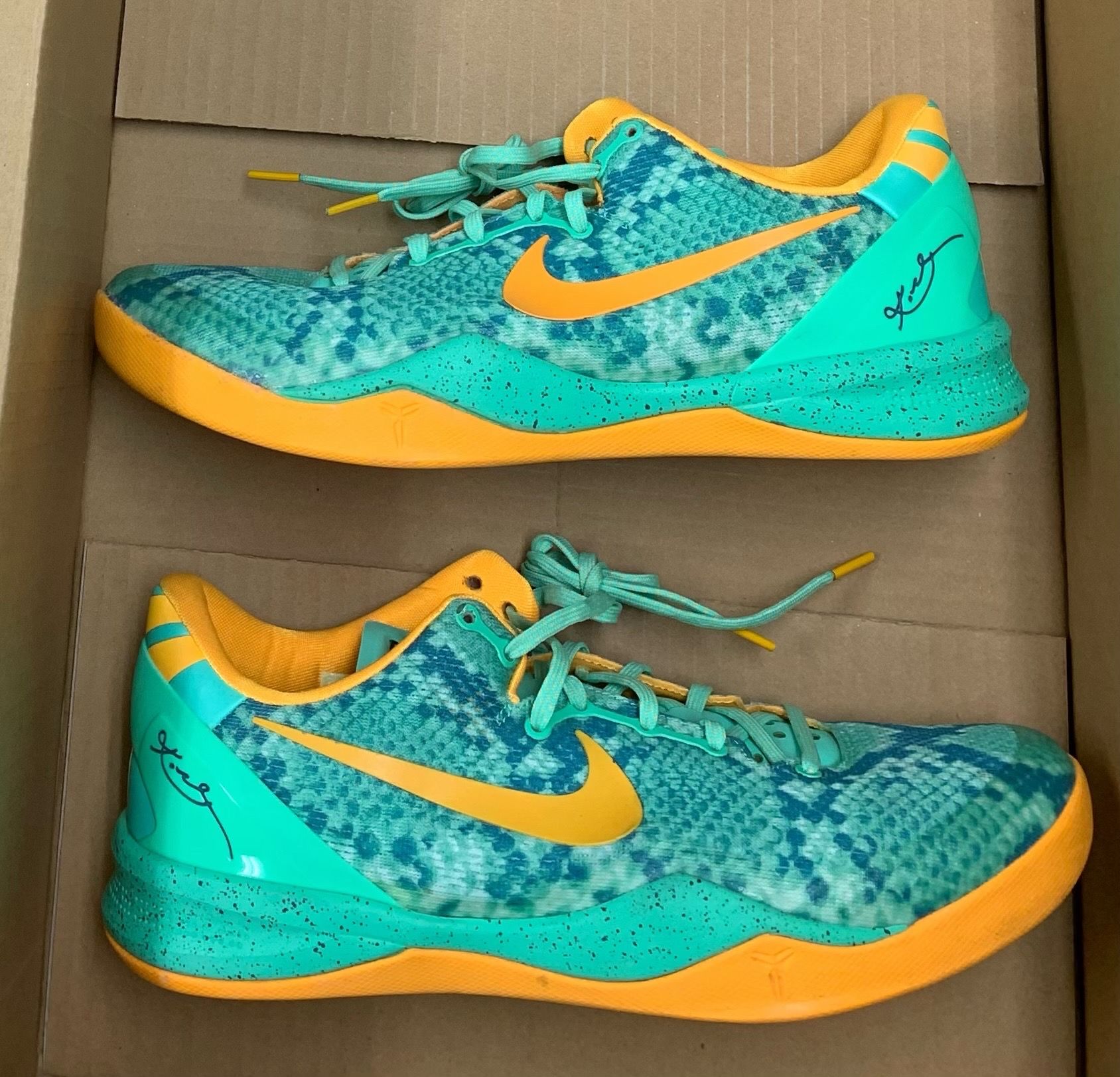 Nike Kobe 8 System "Green Glow/Laser Orange"