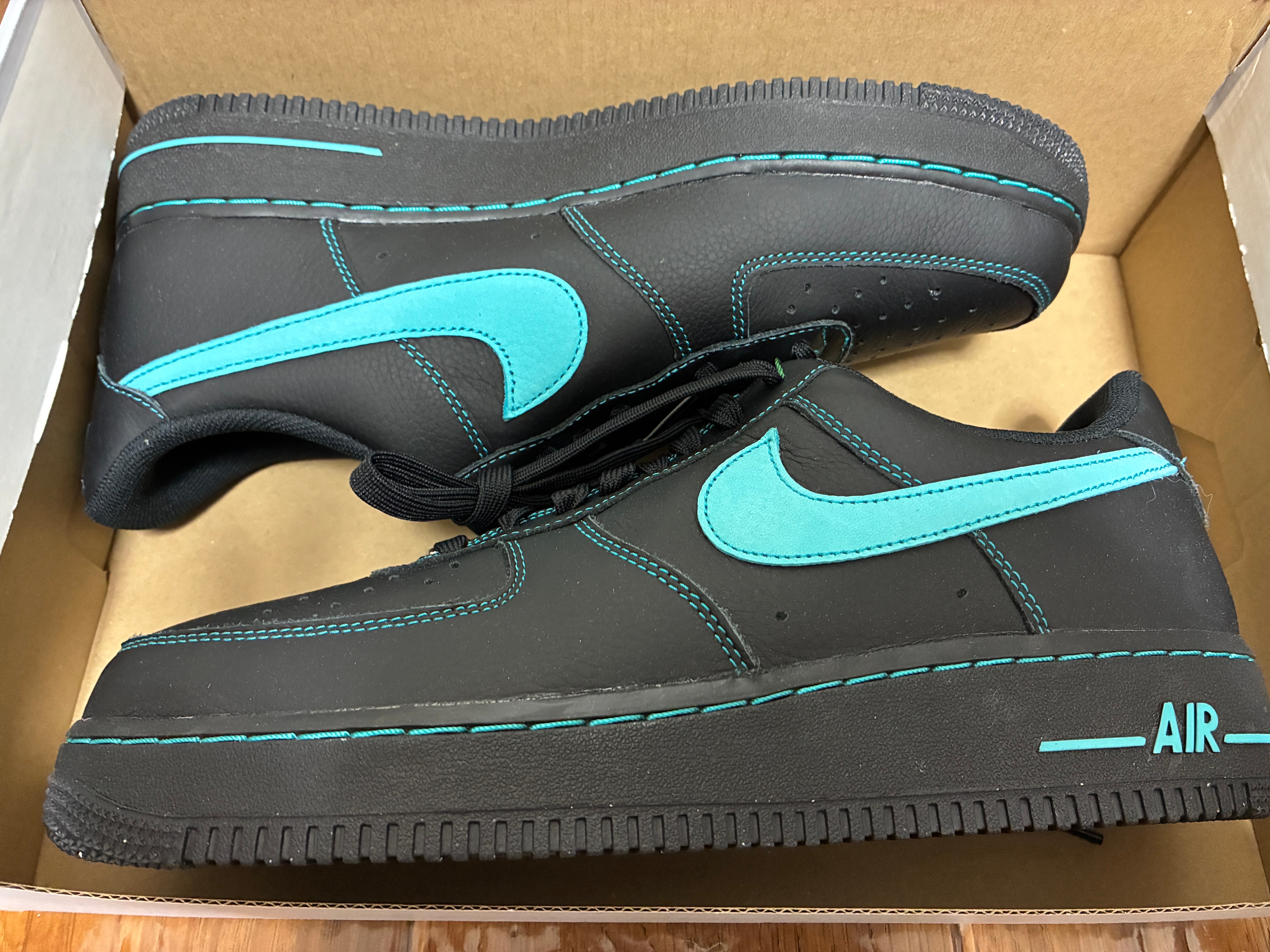 Nike Air Force 1 Low "Black Tiffany"