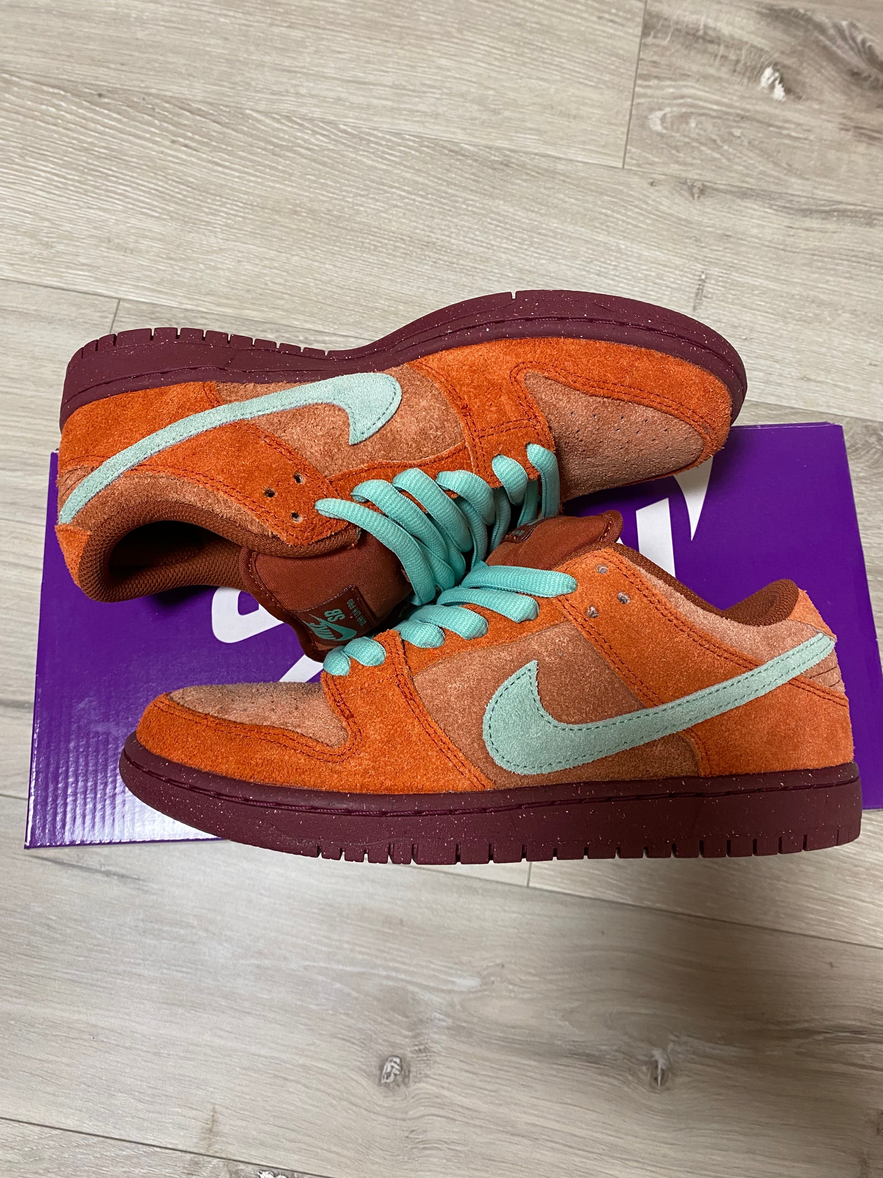 Nike SB Dunk Low Pro PRM "Mystic Red and Rosewood"