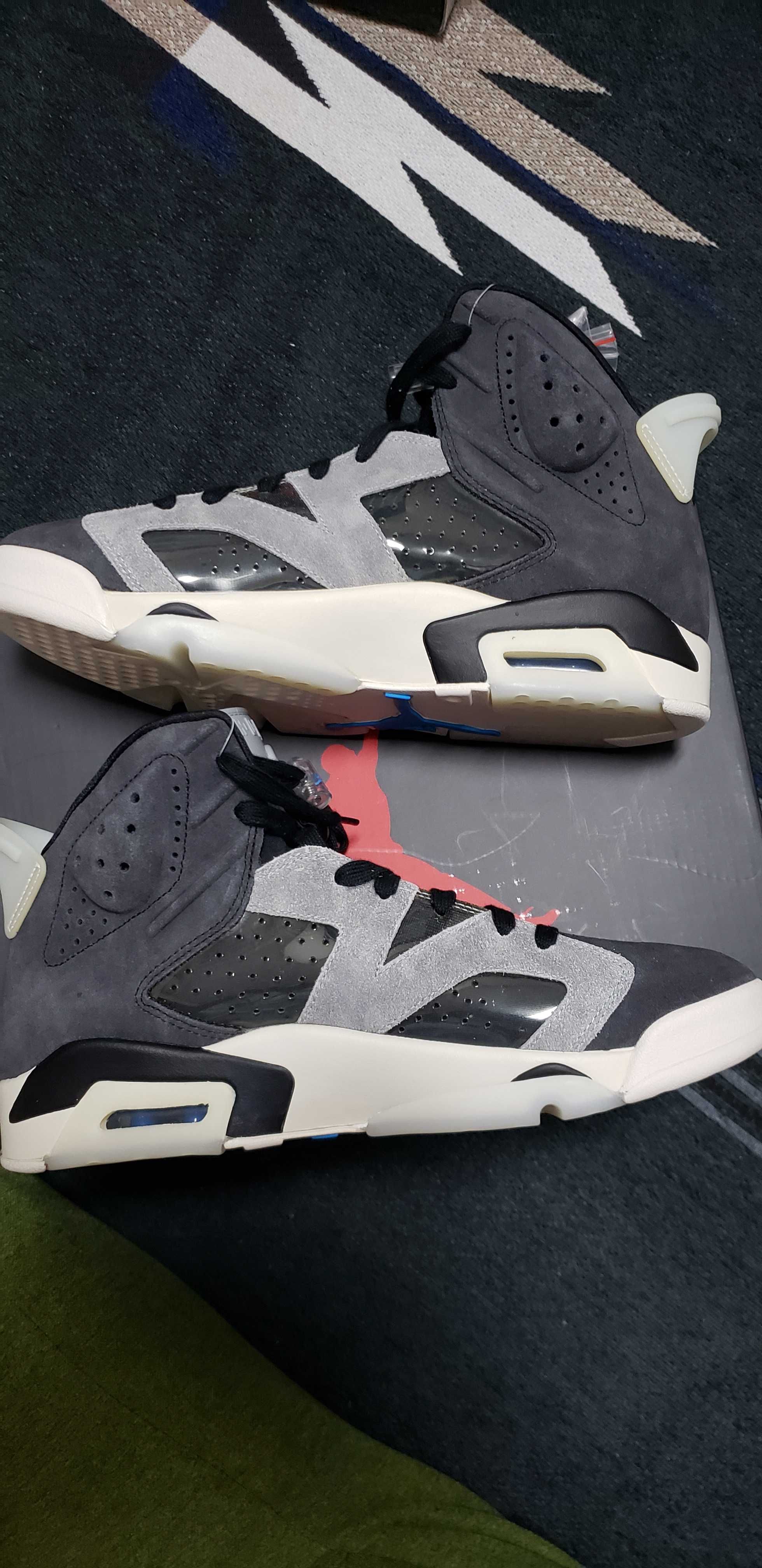 NIike Women's Air Jordan 6 "Smoke Grey"