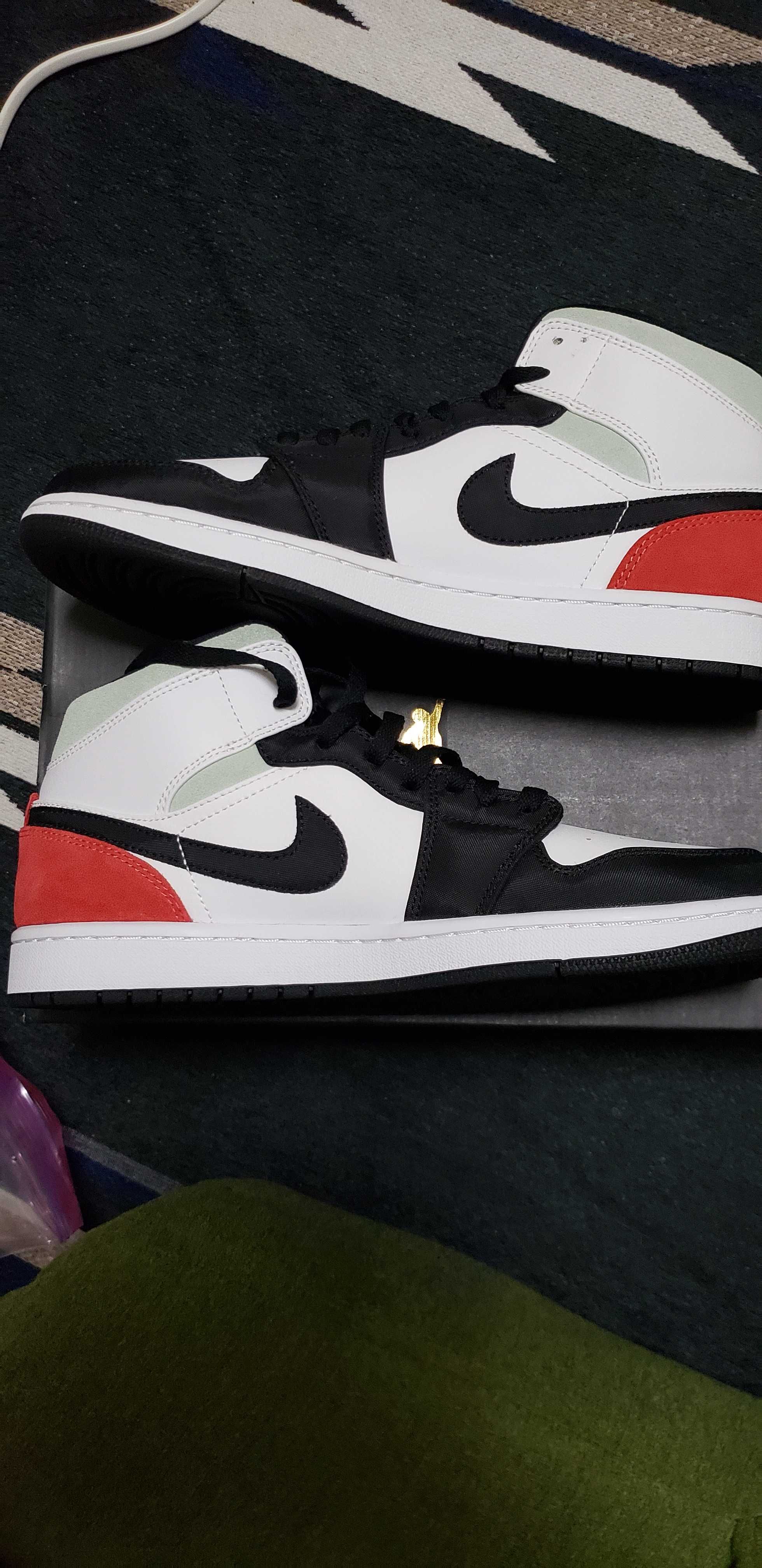 Nike Air Jordan 1 Mid SE "Black/Red/White"