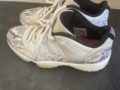 Nike Air Jordan 11 Low Snakeskin "Light Bone/University Red/Sail/Black"